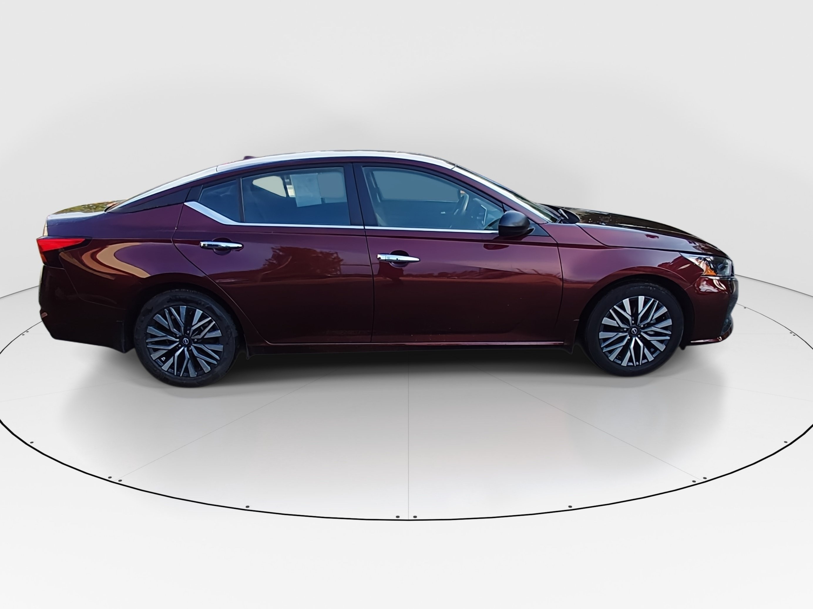 2024 Nissan Altima SV - Photo 8