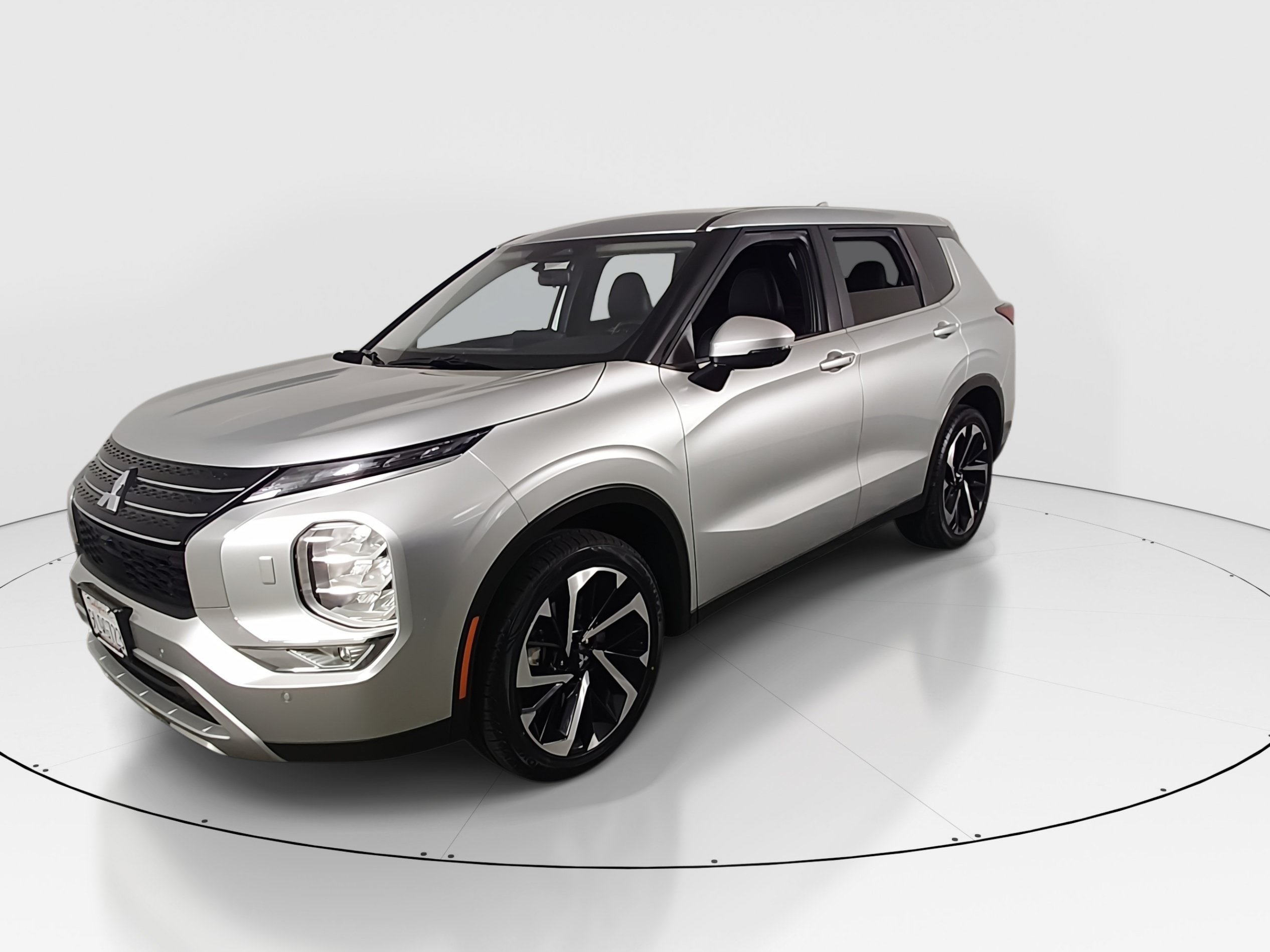2024 Mitsubishi Outlander SE - Photo 3