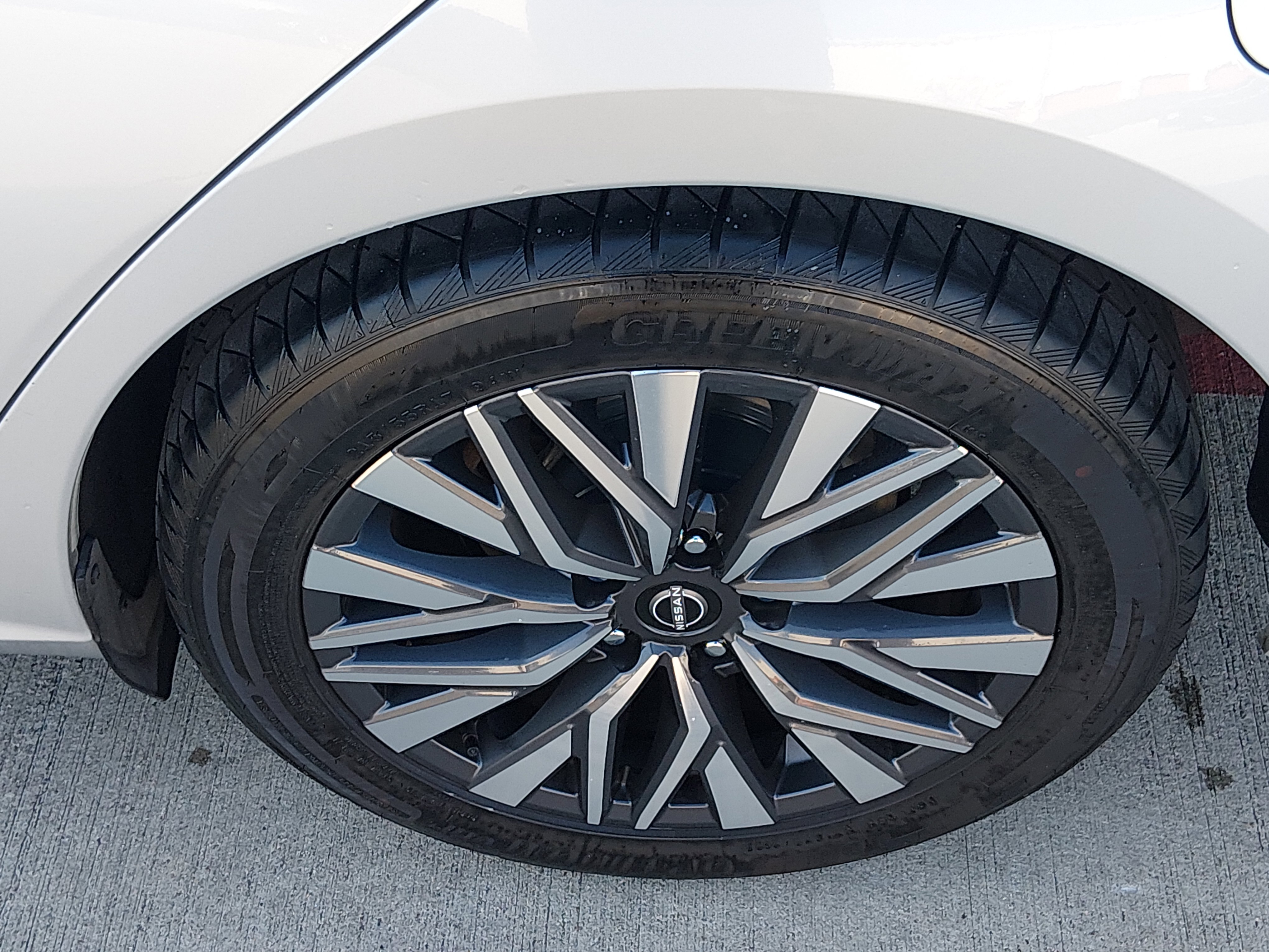 2024 Nissan Altima SV - Photo 10