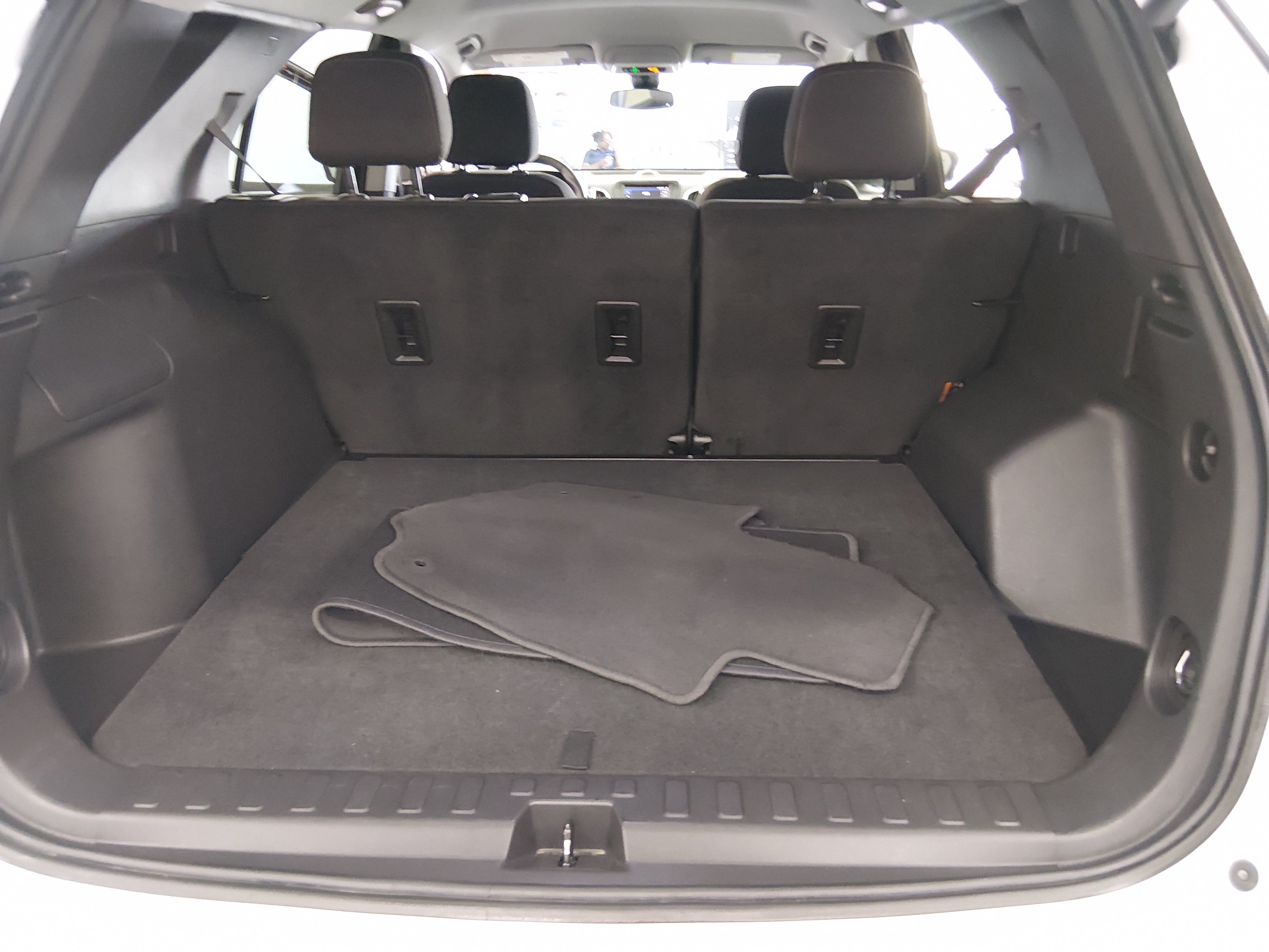 2024 Chevrolet Equinox LT - Photo 11