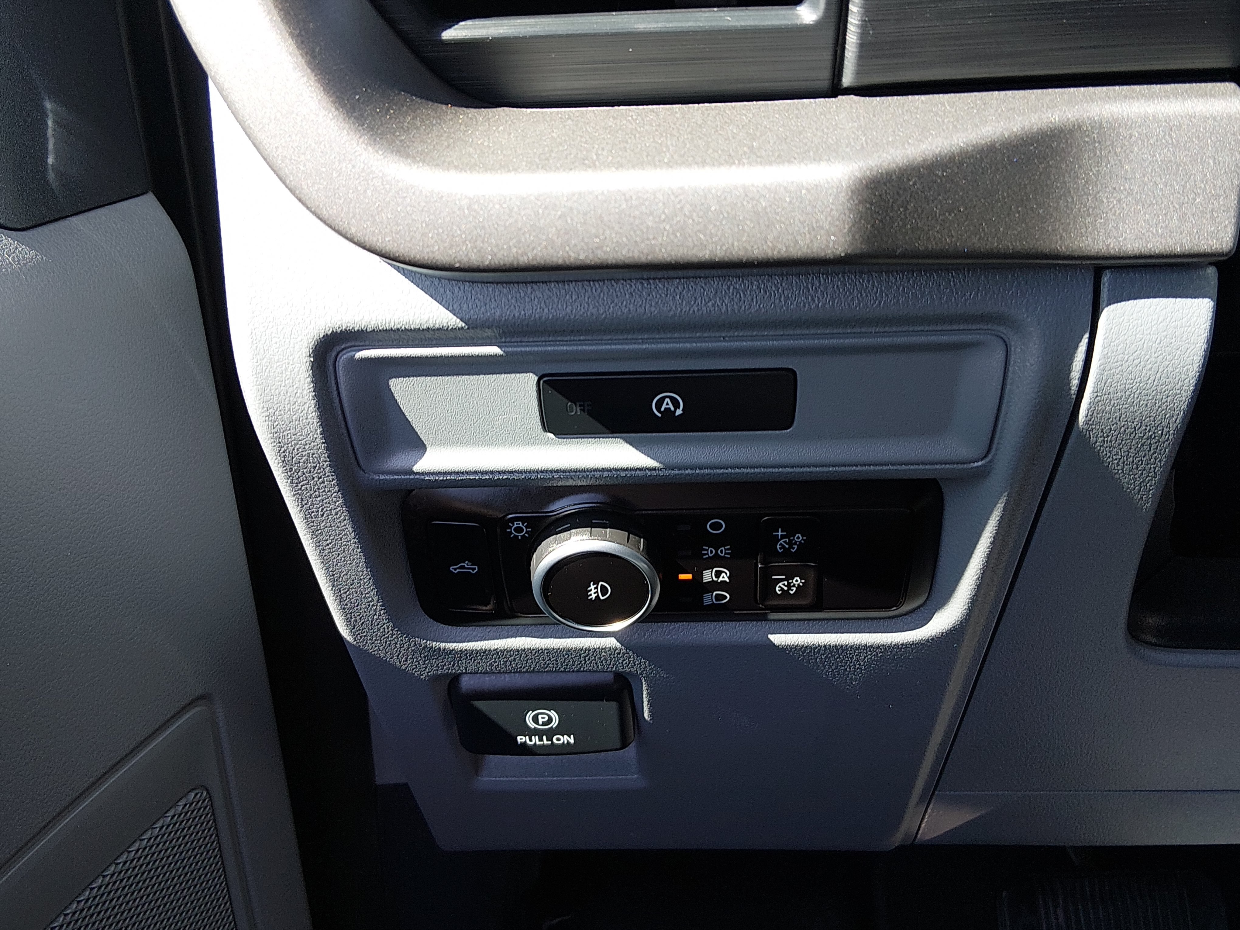 2025 Ford F-150 XLT - Photo 19