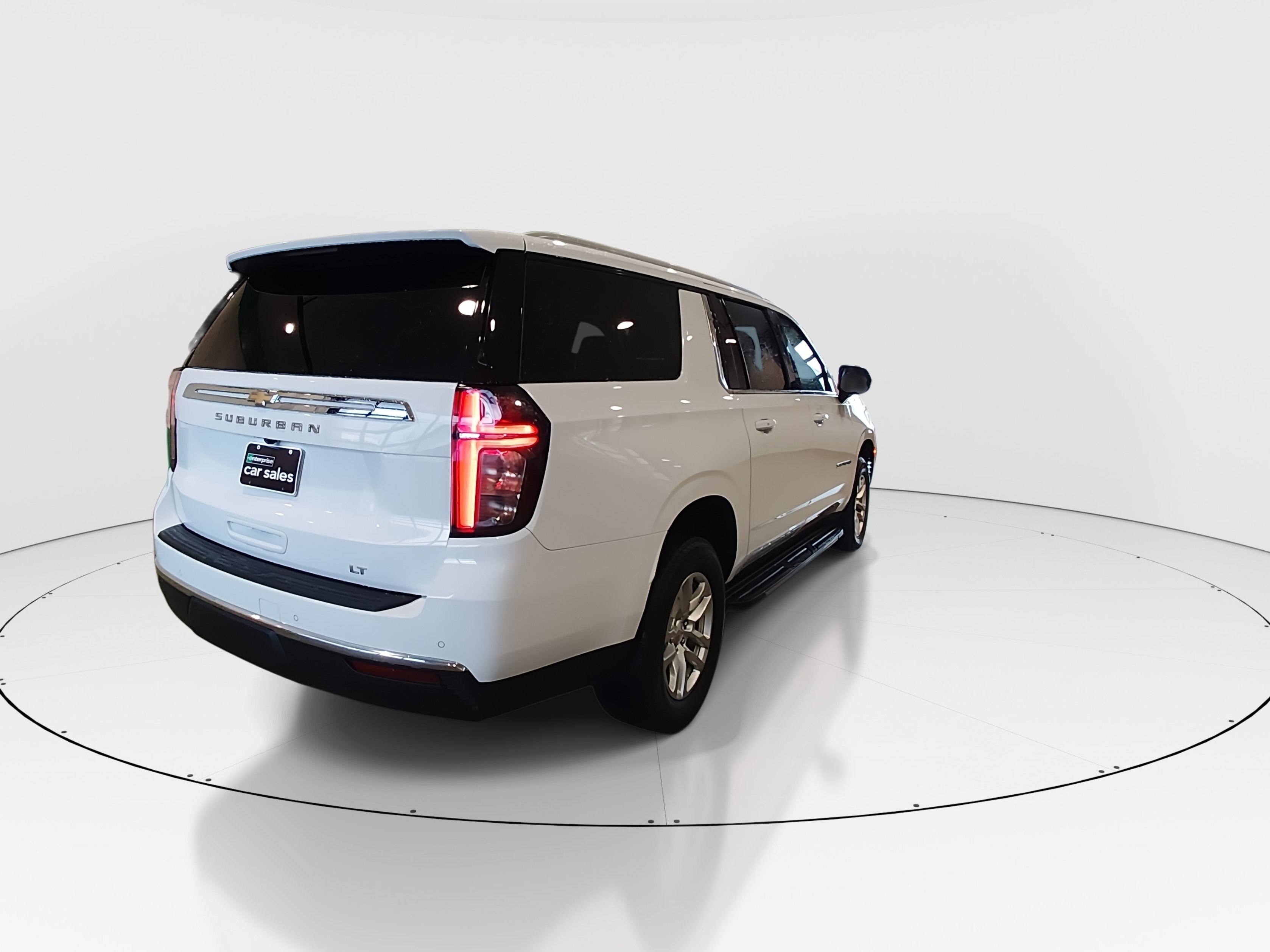 2024 Chevrolet Suburban LT - Photo 7