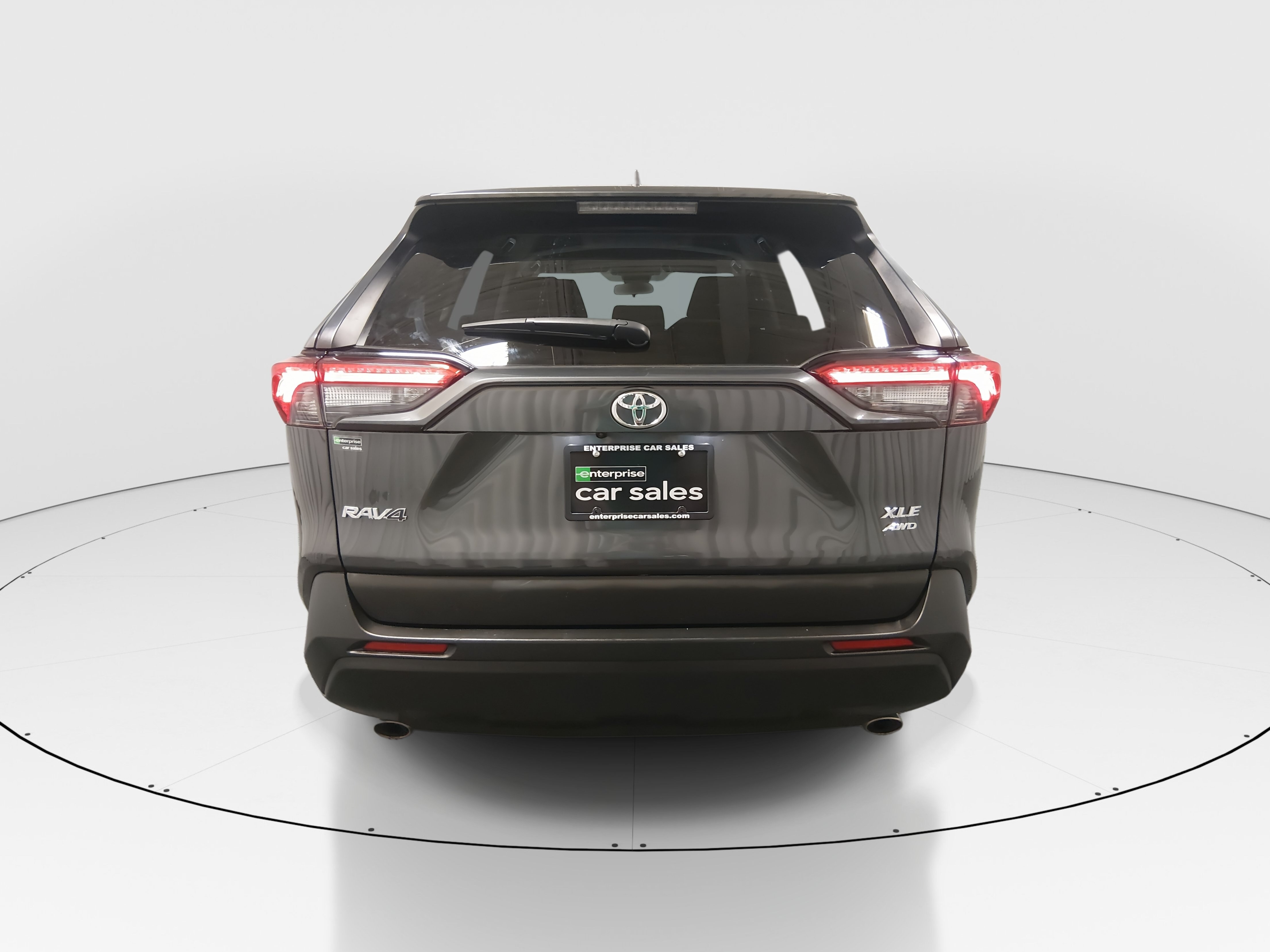 2025 Toyota RAV4 XLE - Photo 6