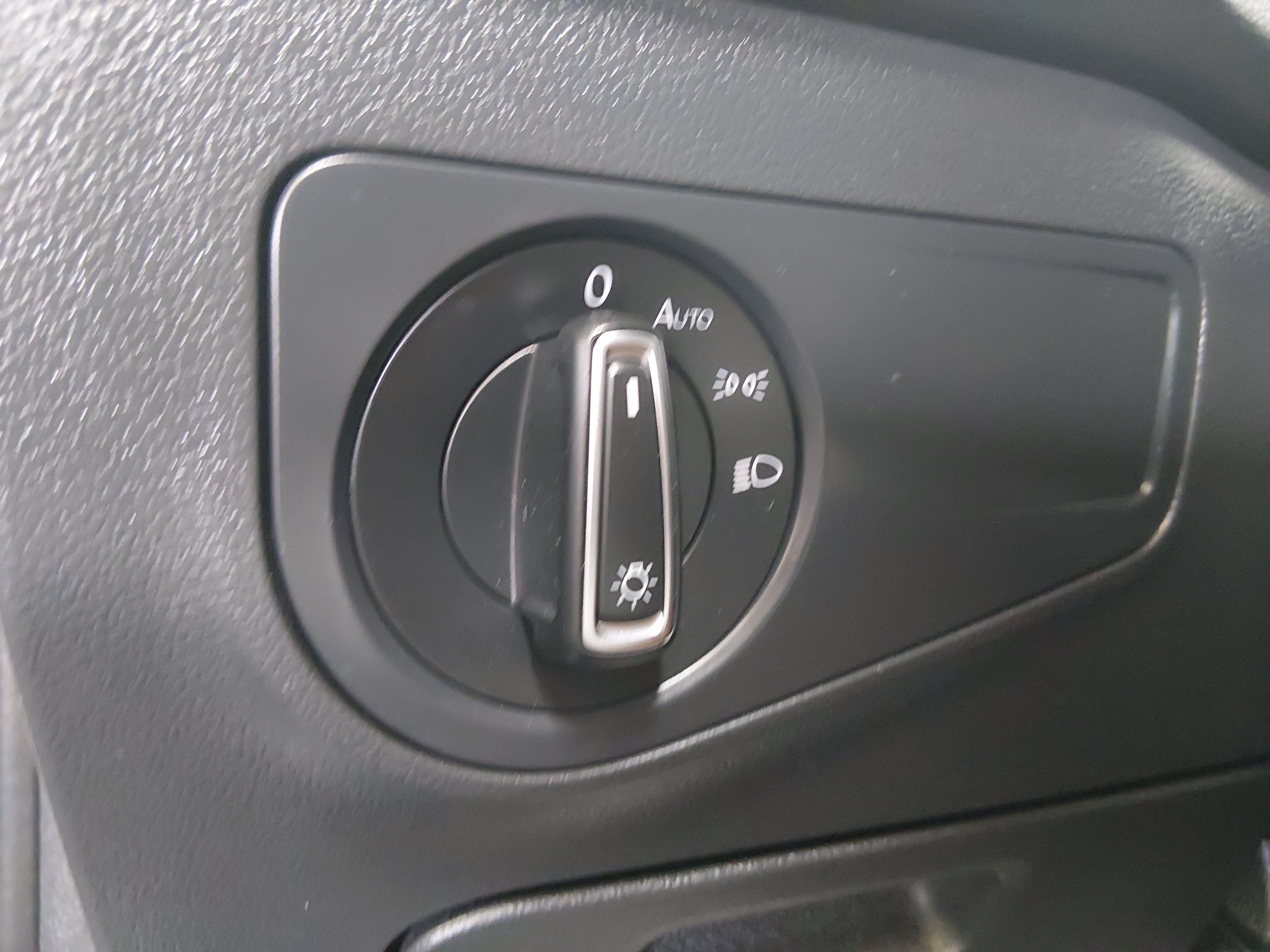 2024 Volkswagen Tiguan SE - Photo 13