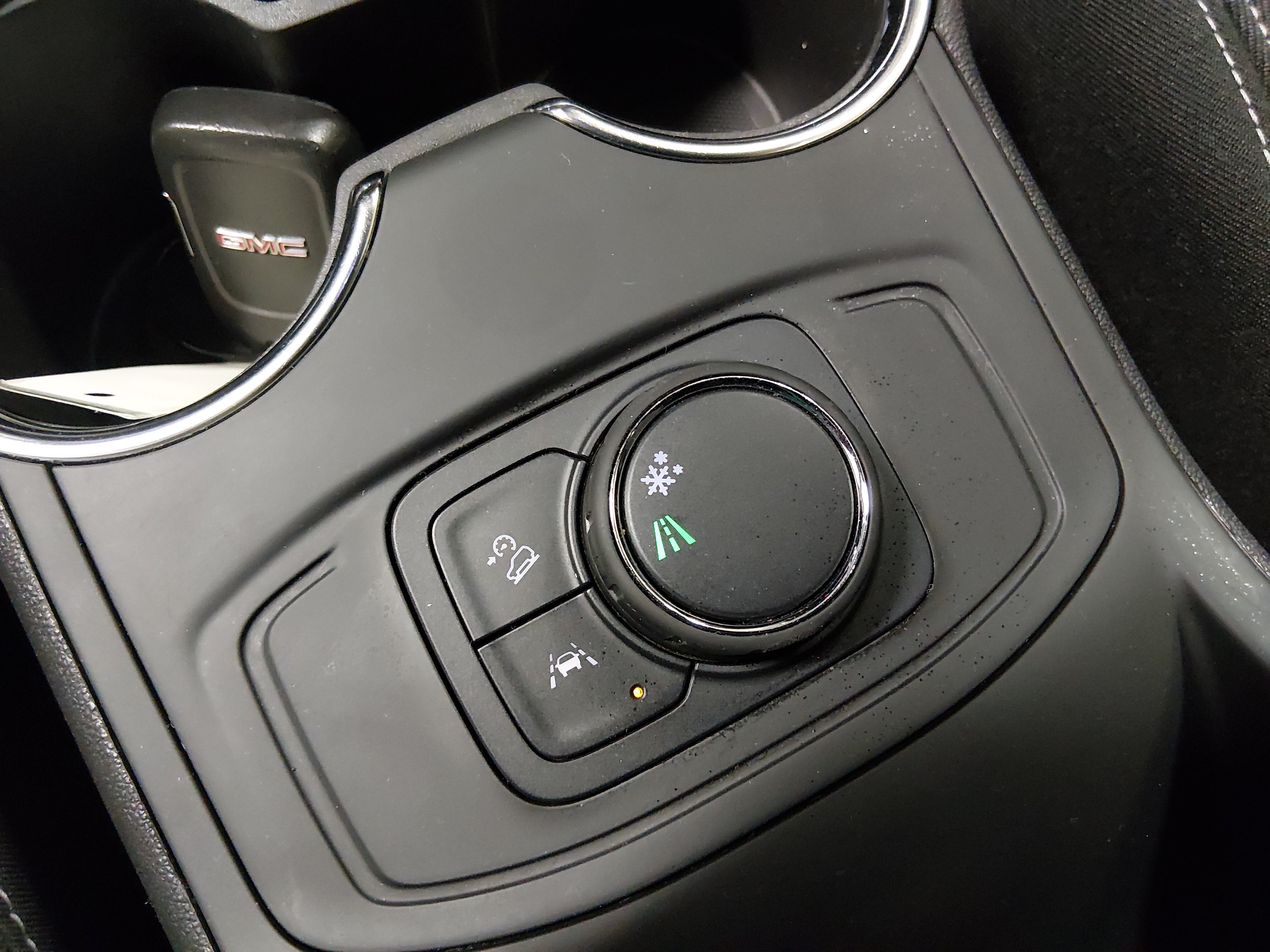 2024 GMC Terrain SLE - Photo 20