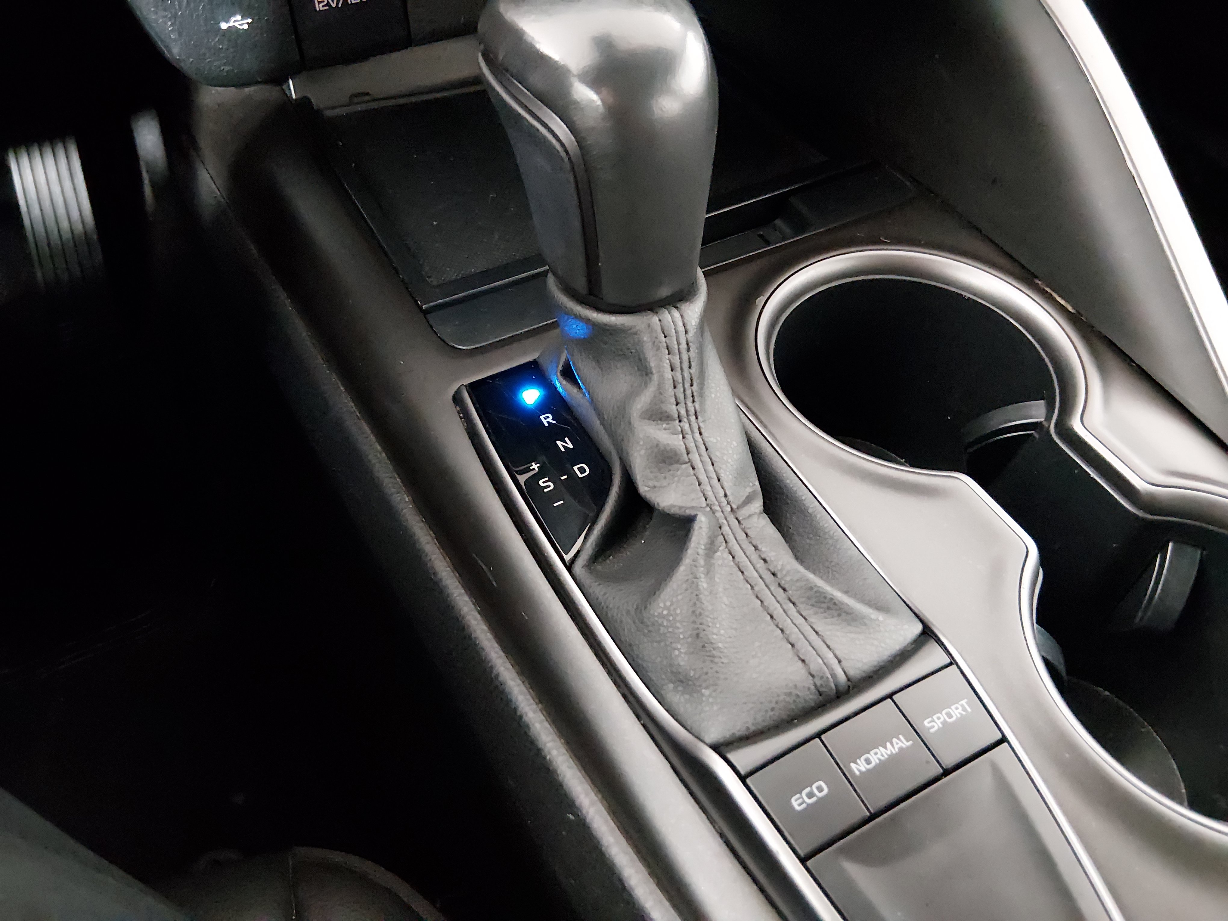 2024 Toyota Camry SE - Photo 16