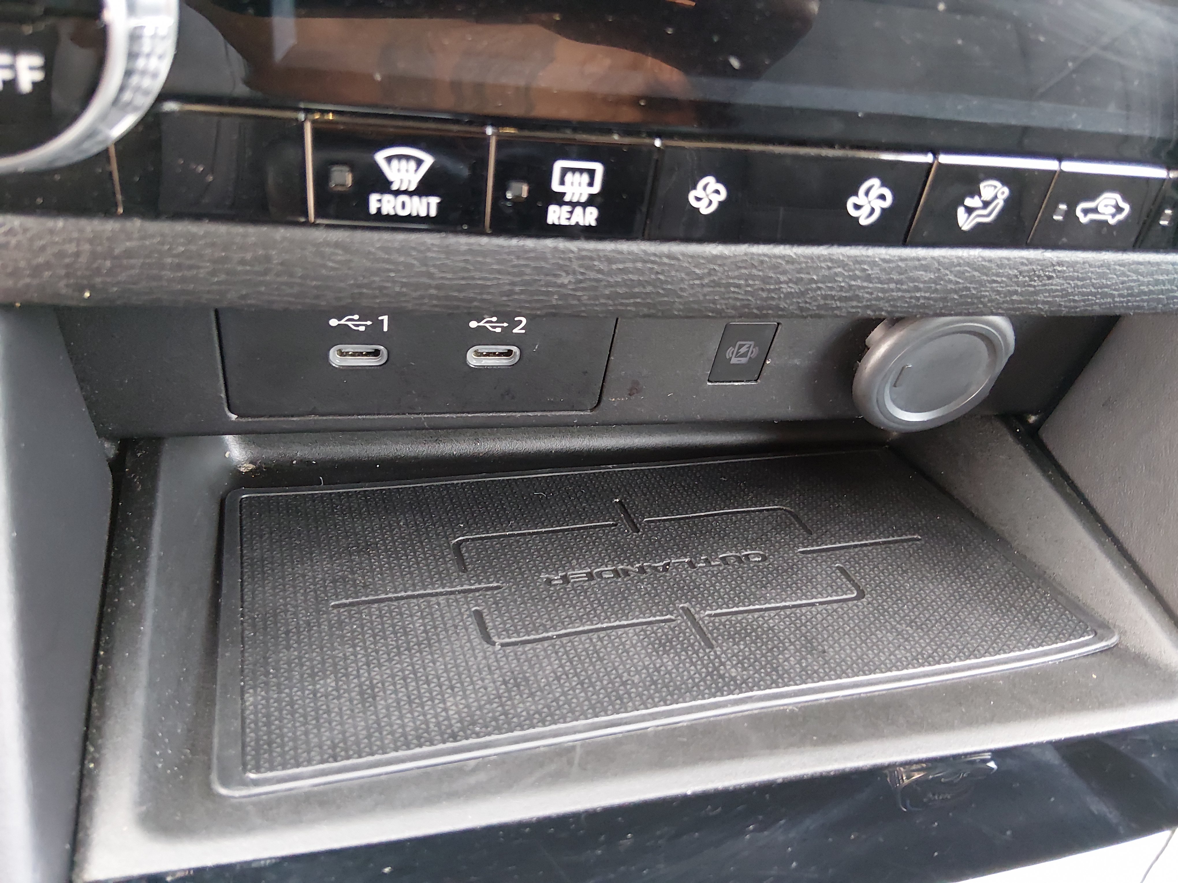 2025 Mitsubishi Outlander SE - Photo 20