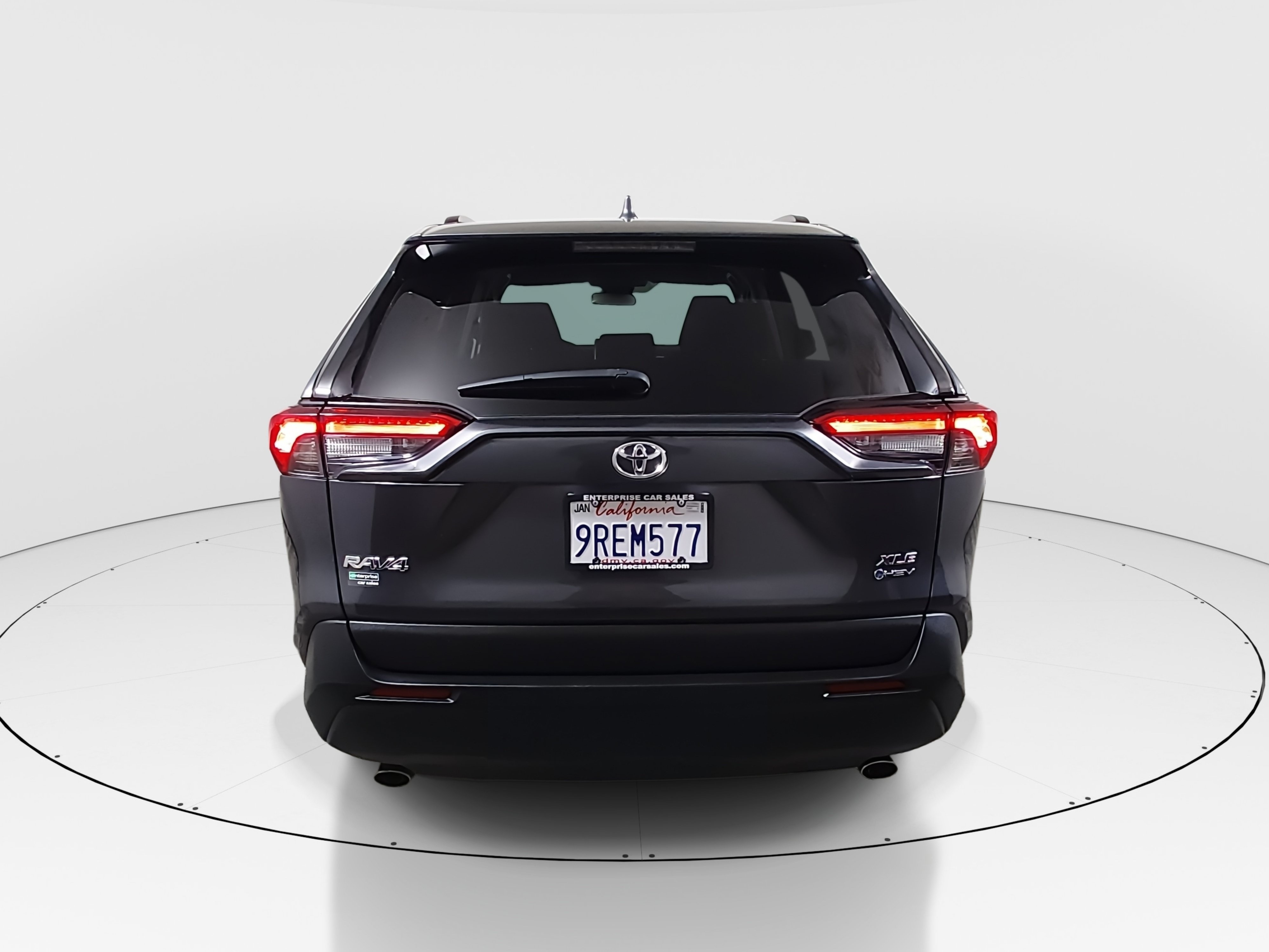 2025 Toyota RAV4 XLE - Photo 6