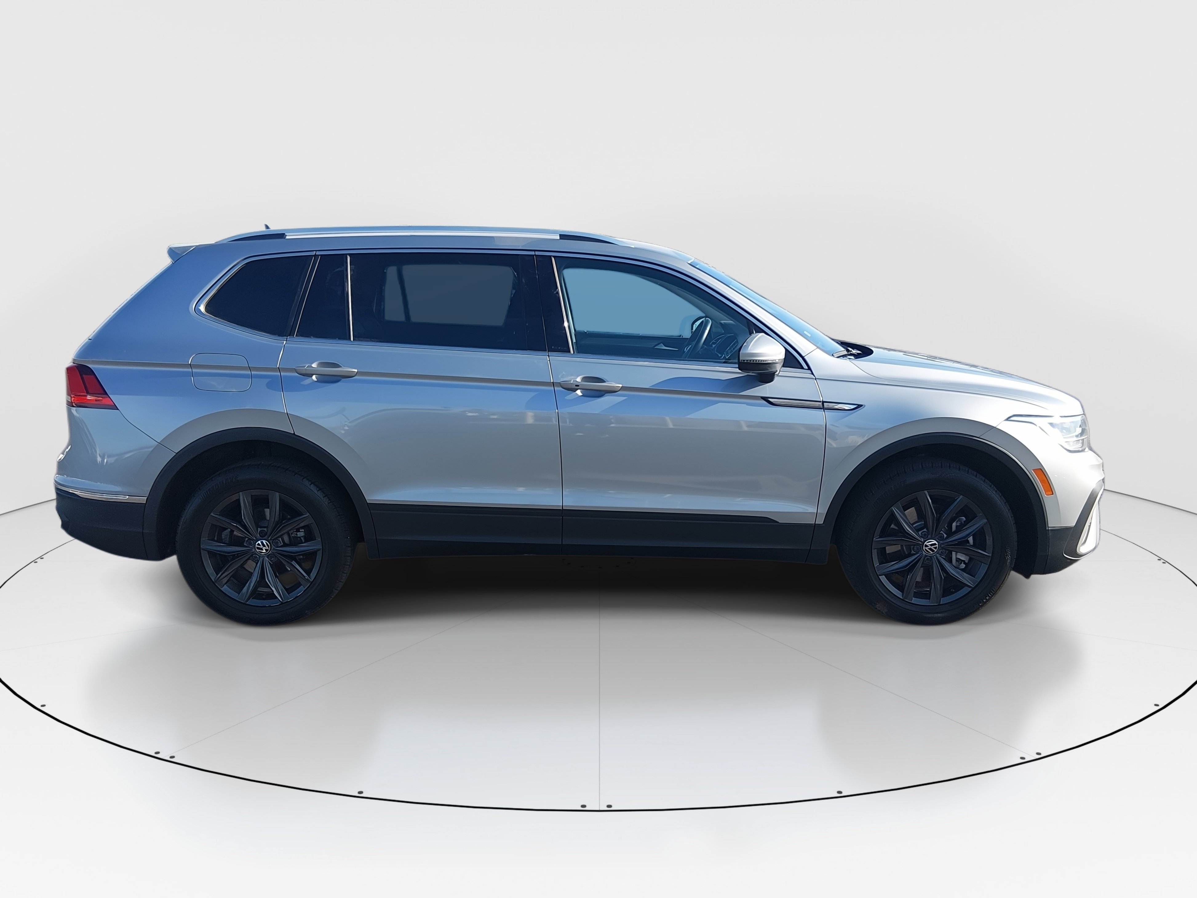 2024 Volkswagen Tiguan SE - Photo 8