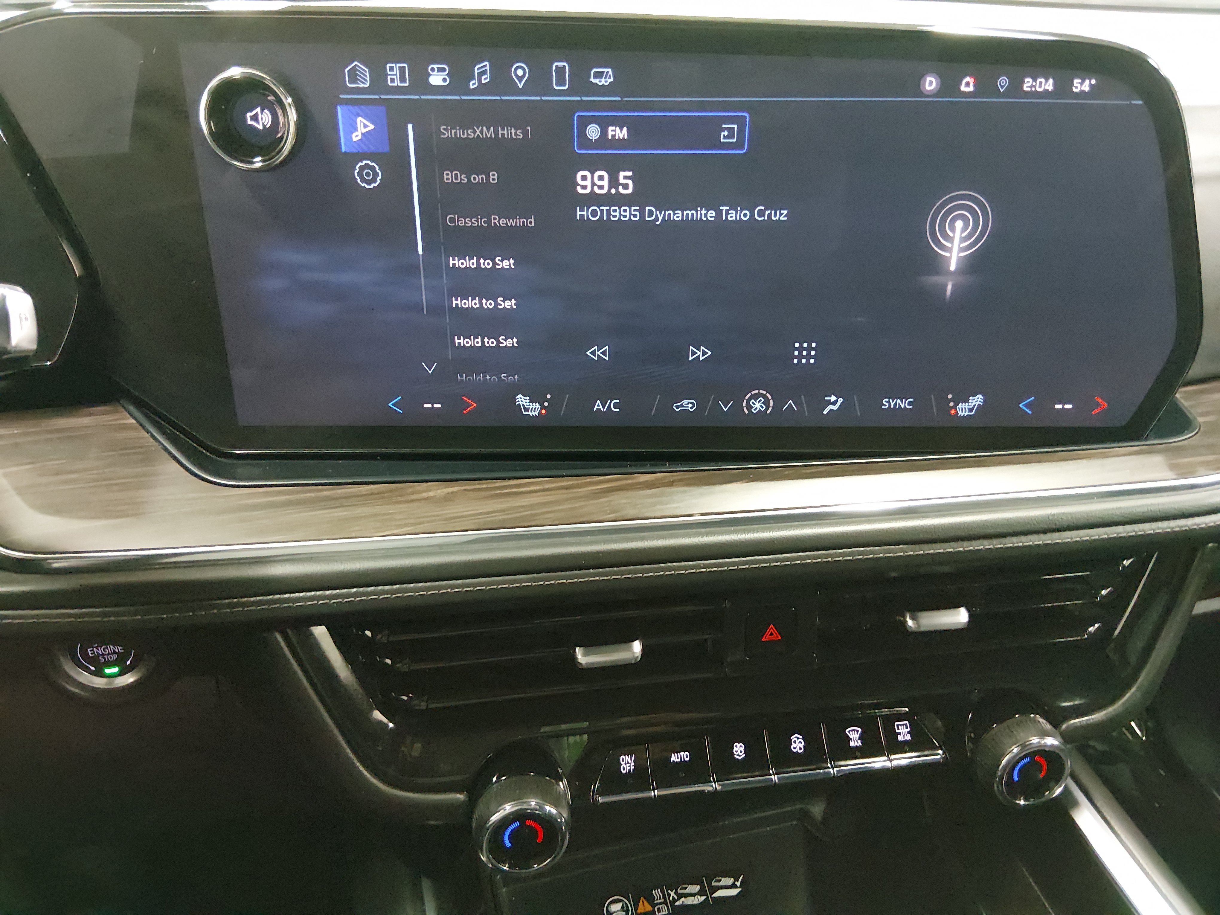 2025 Chevrolet Suburban Z71 - Photo 13