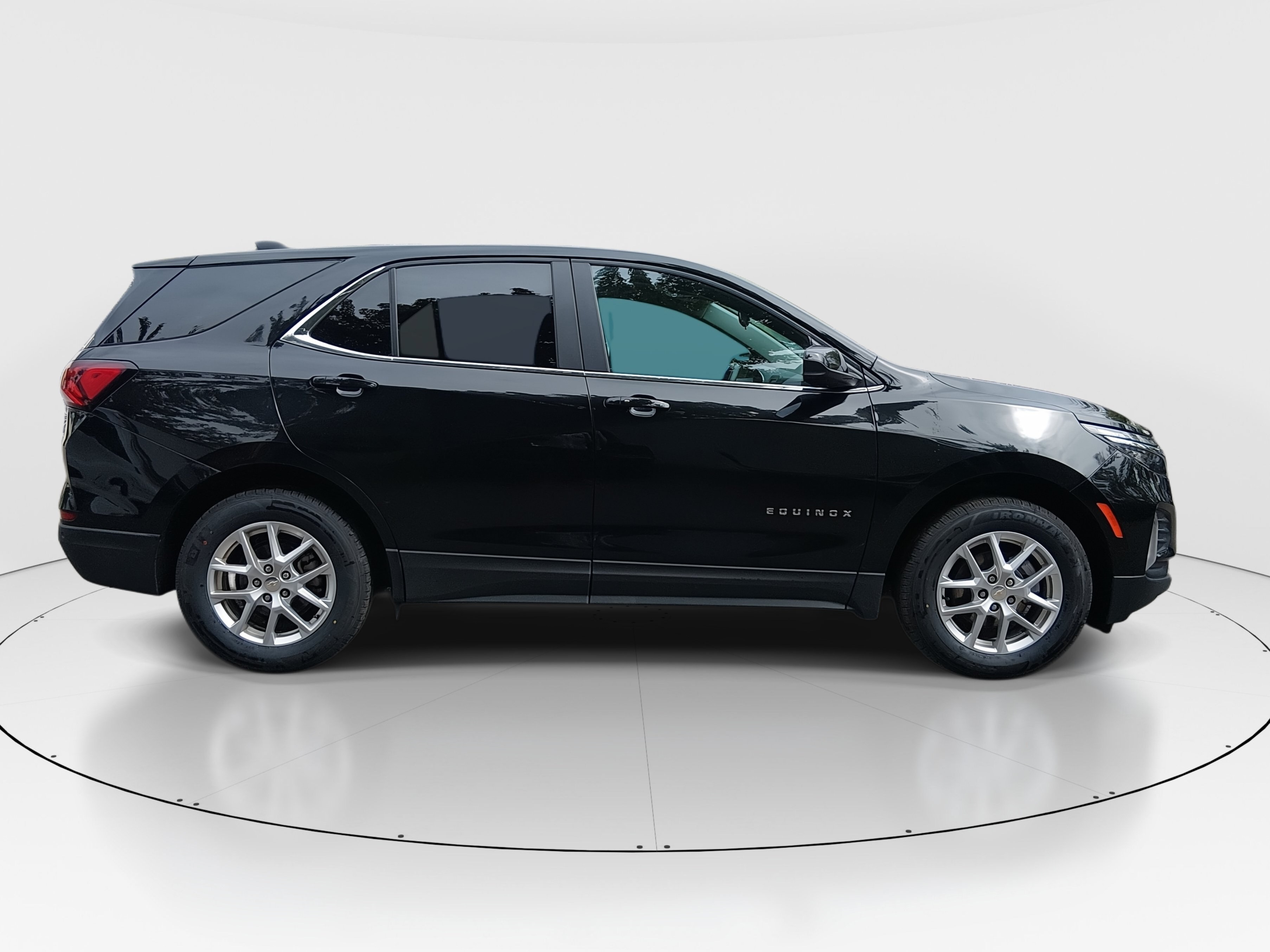 2024 Chevrolet Equinox LT - Photo 8