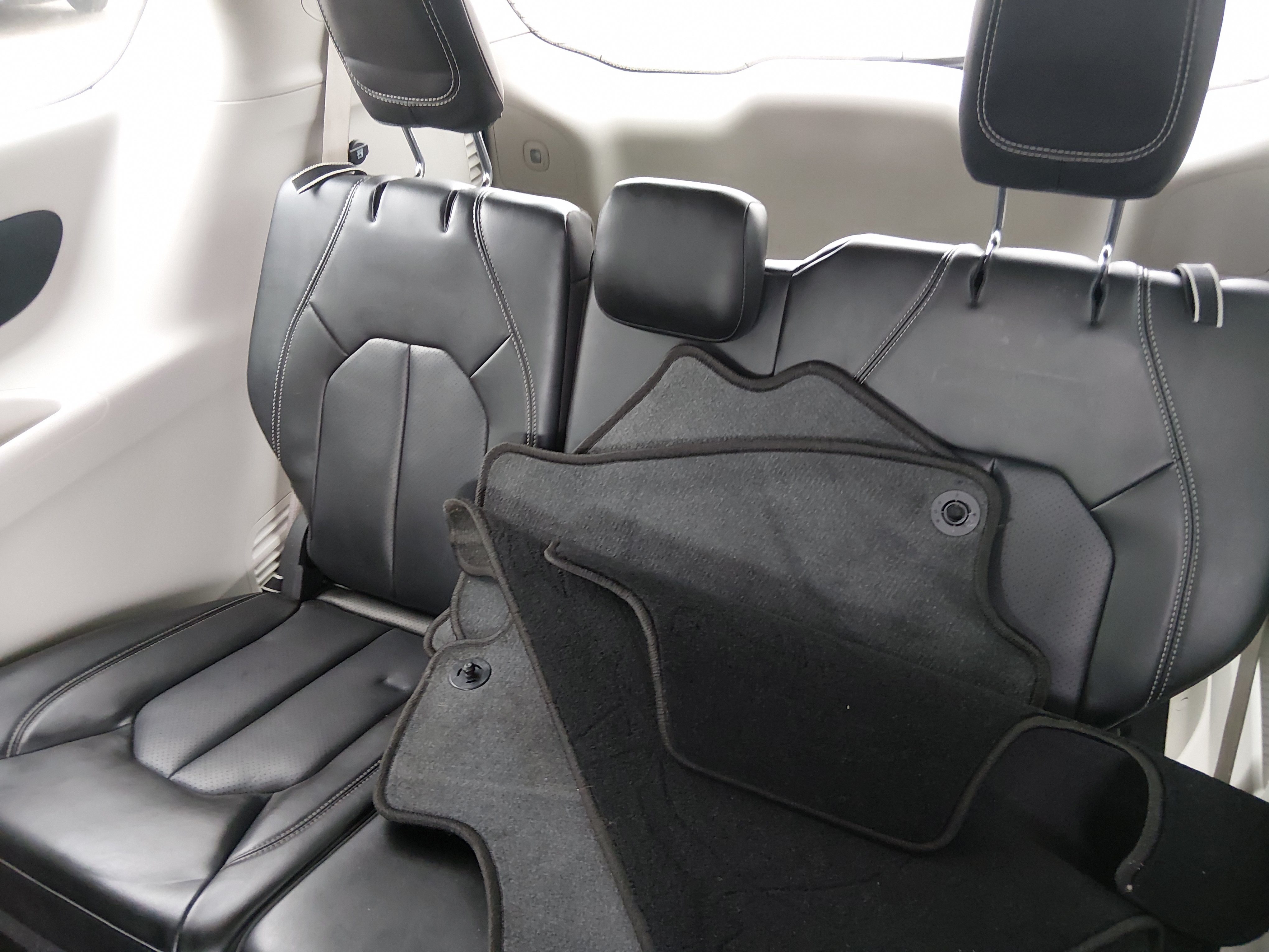 2023 Chrysler Pacifica Touring L - Photo 17