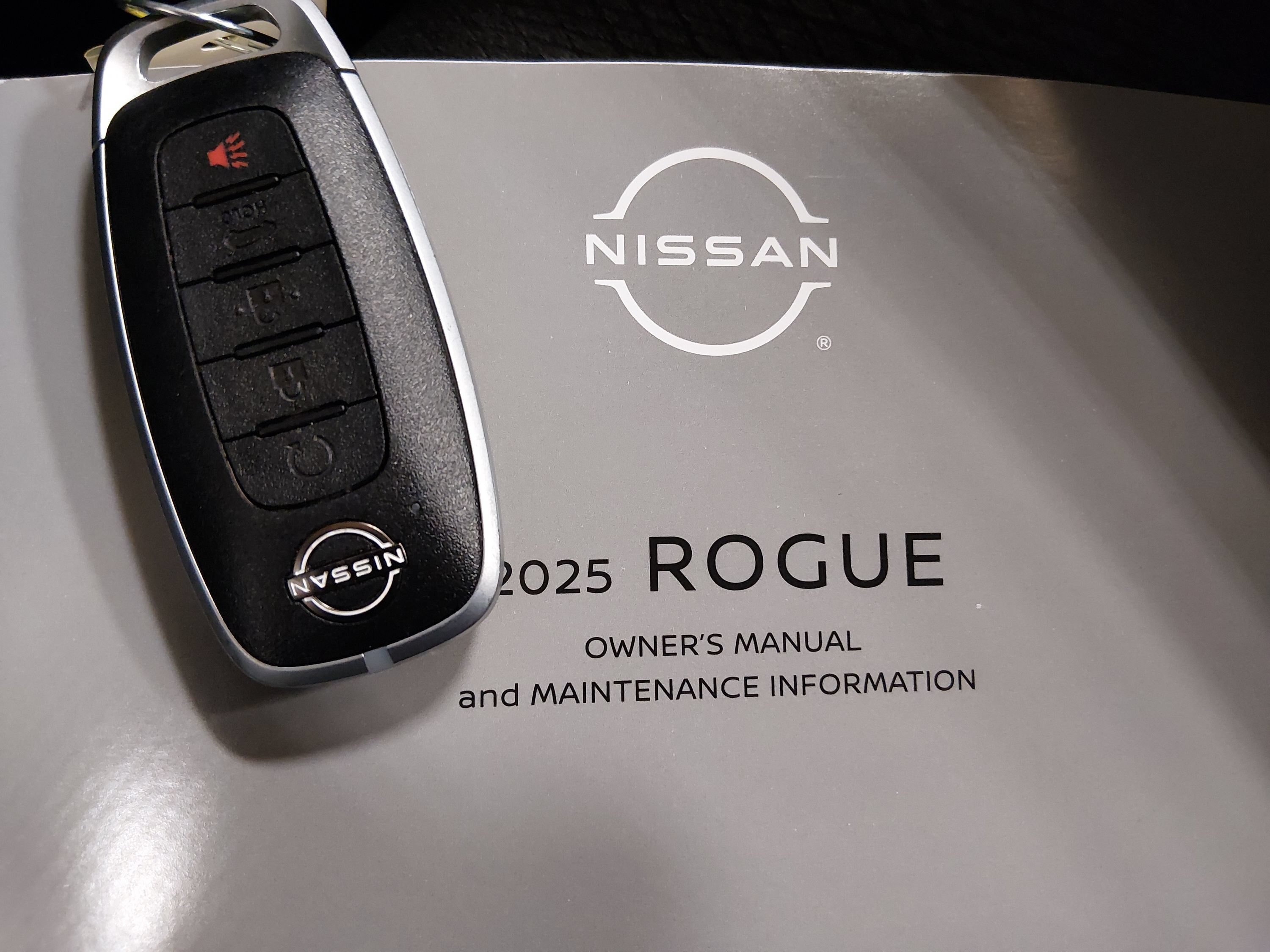 2025 Nissan Rogue SV - Photo 15