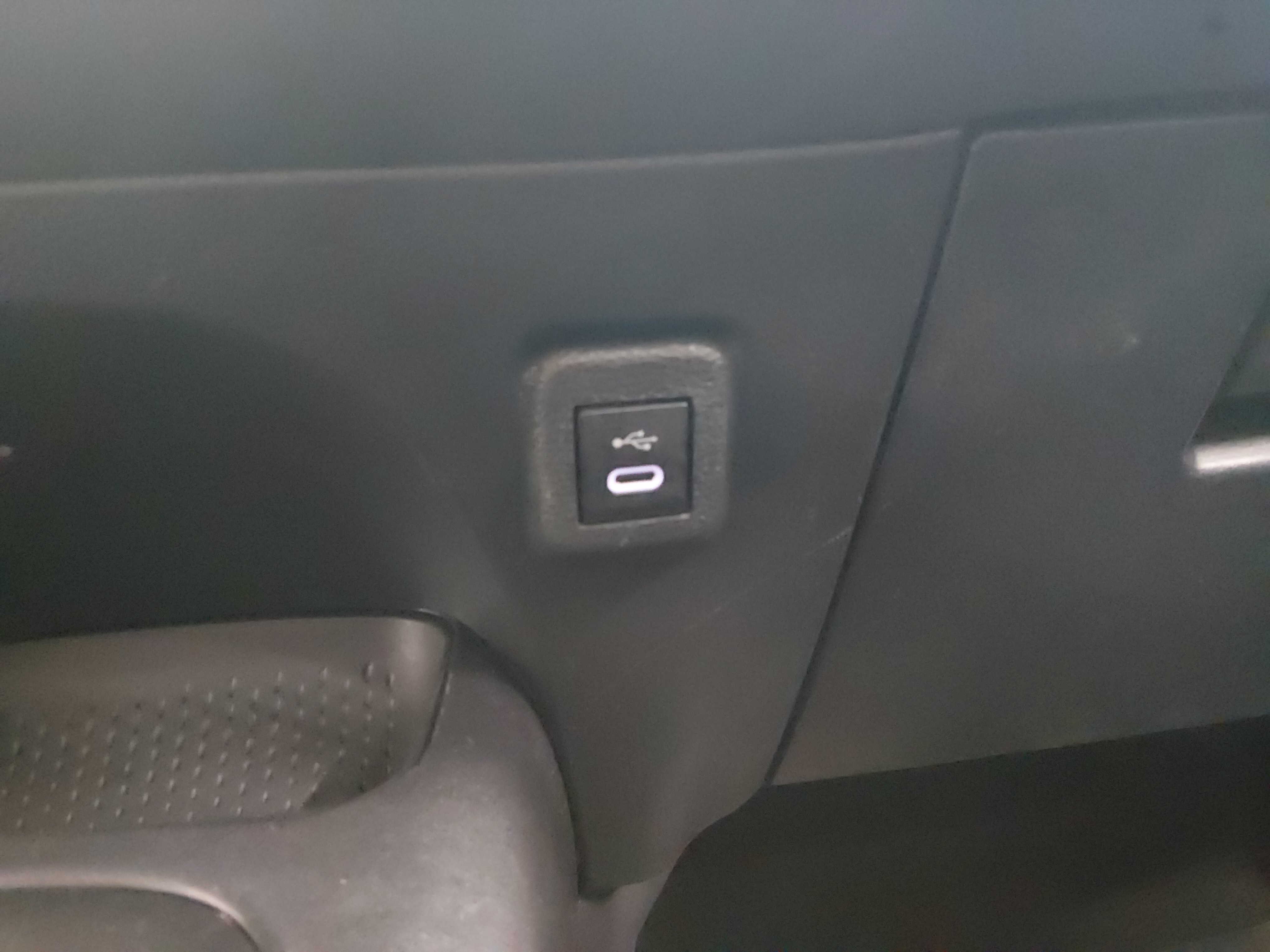2024 Toyota Corolla LE - Photo 17