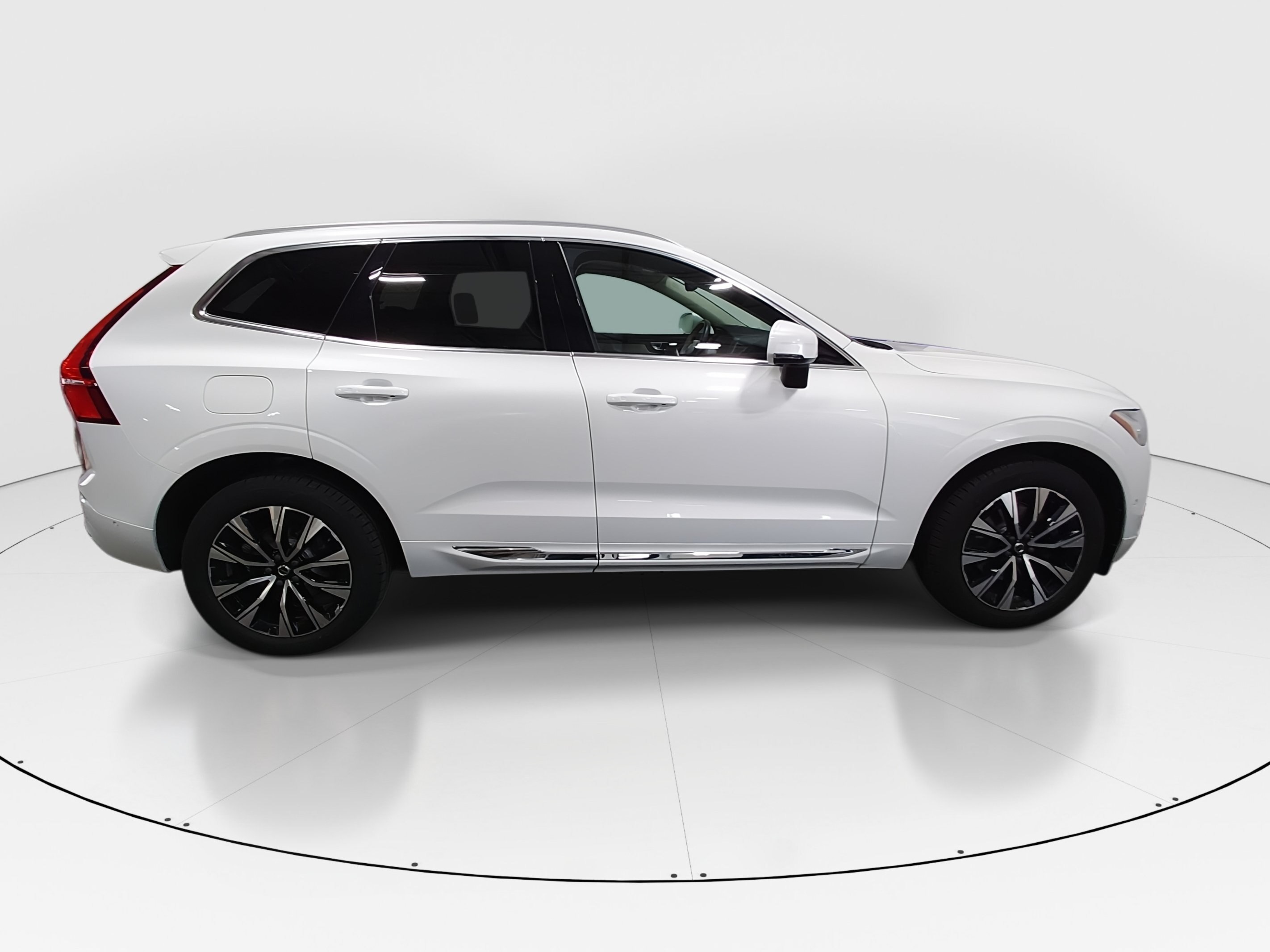 2023 Volvo XC60 Plus - Photo 8