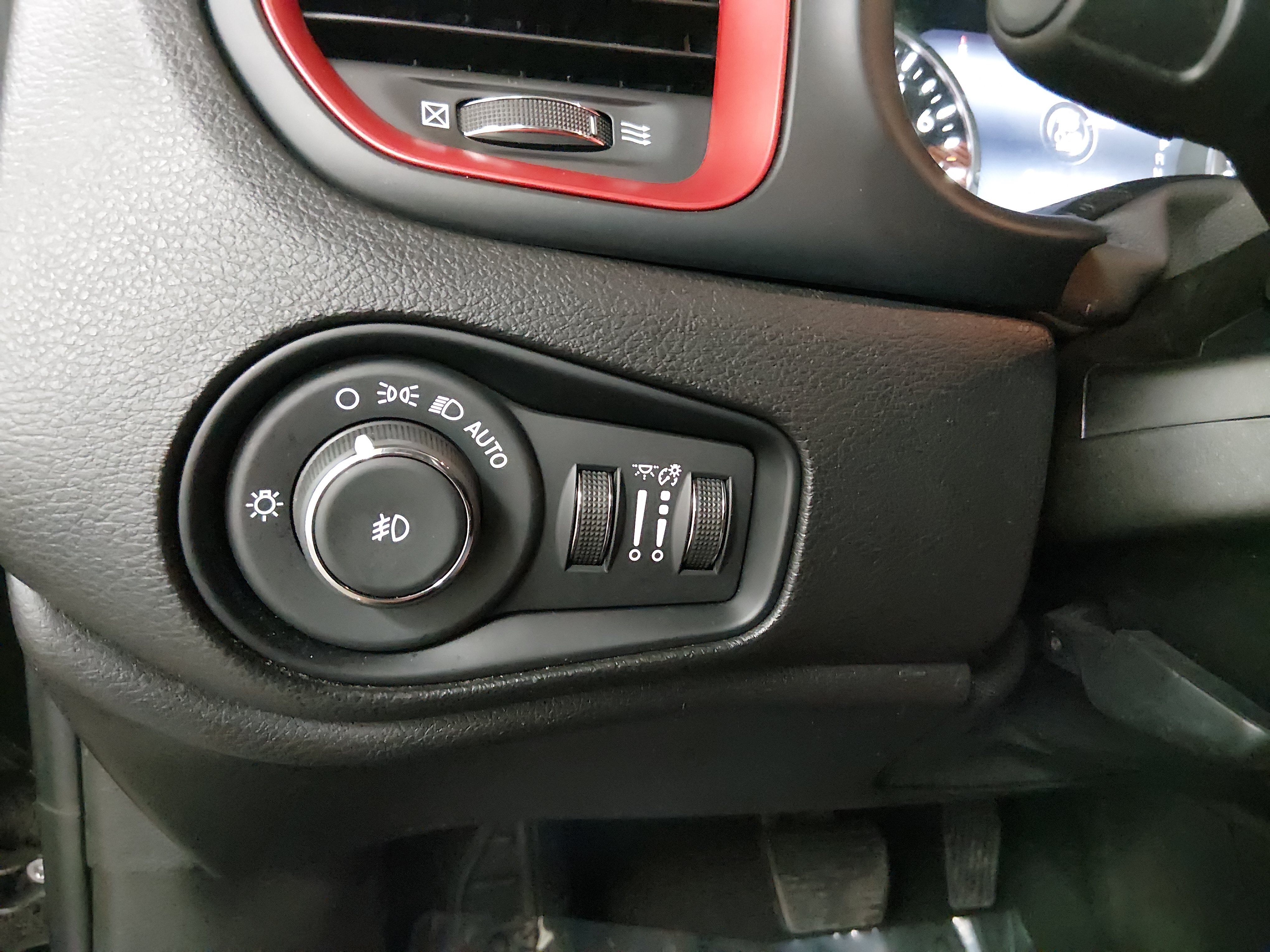 2023 Jeep Renegade Trailhawk - Photo 13