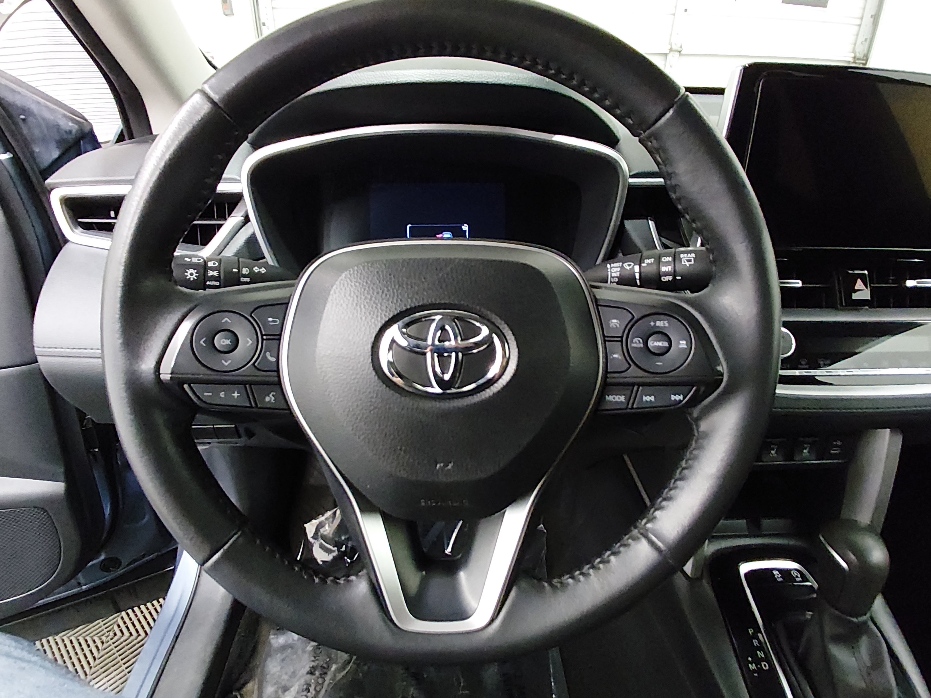 2024 Toyota Corolla Cross XLE - Photo 12