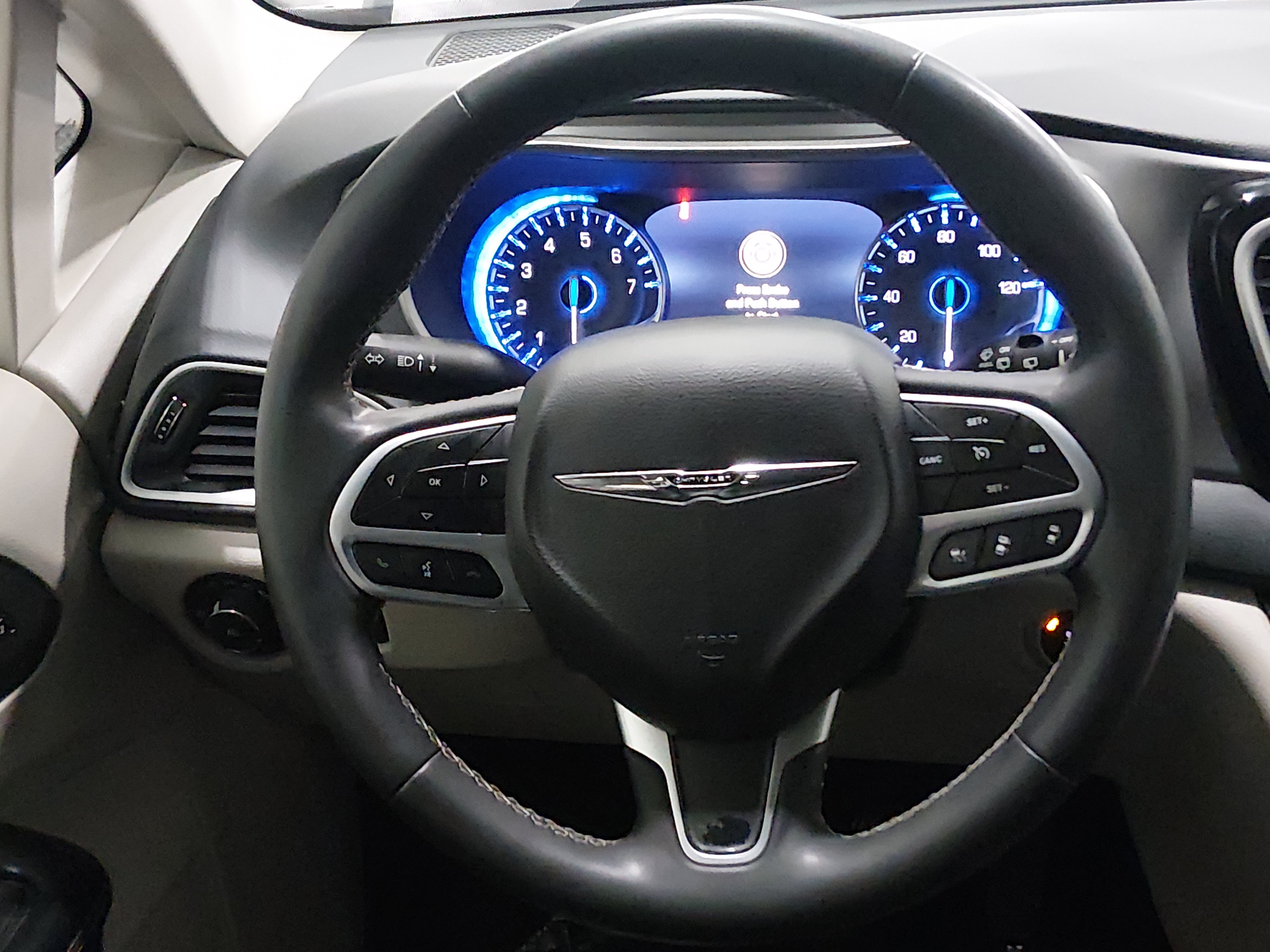 2022 Chrysler Pacifica Touring L - Photo 12