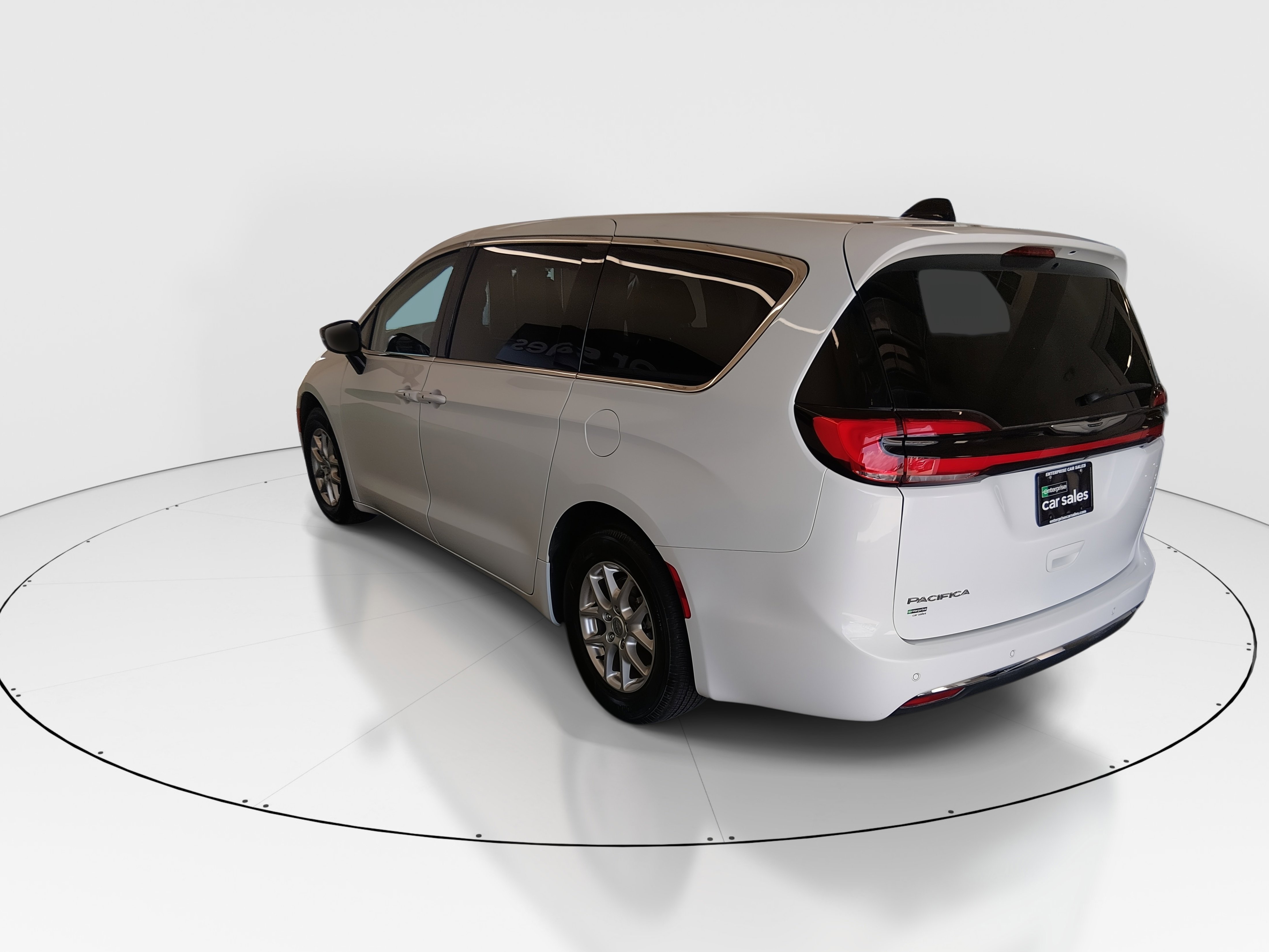 2024 Chrysler Pacifica Touring L - Photo 5