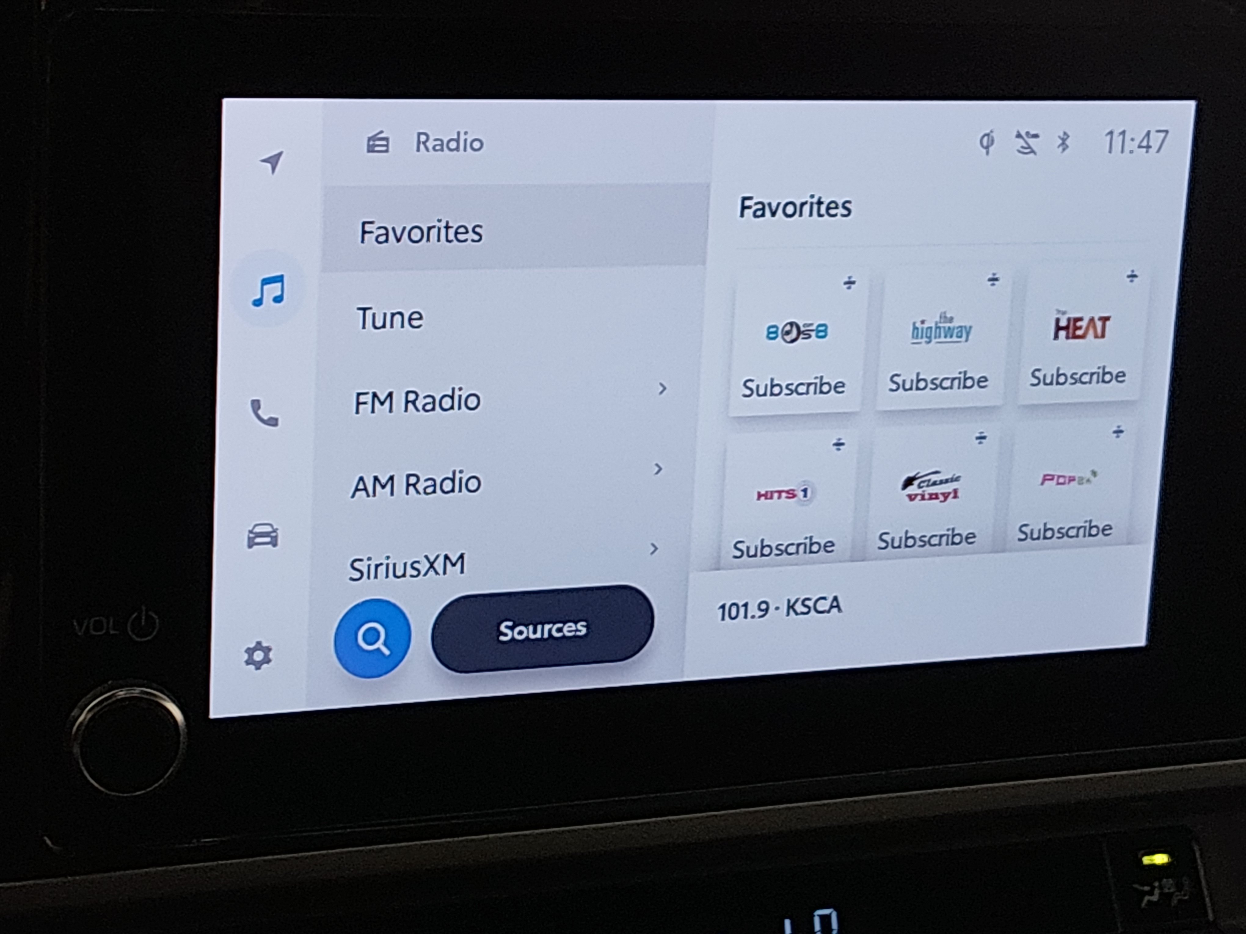 2025 Toyota Camry SE - Photo 19