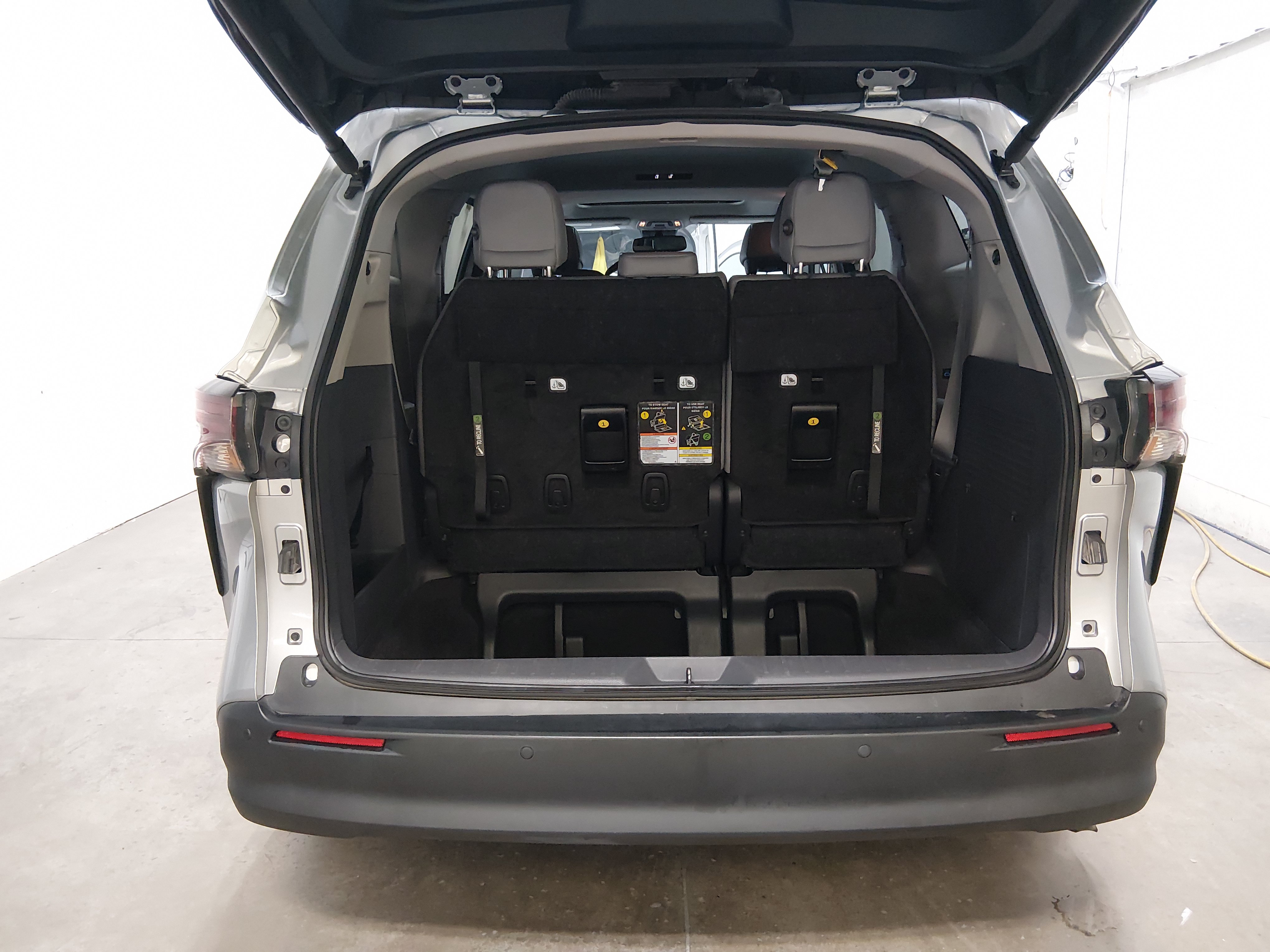2024 Toyota Sienna XLE - Photo 11