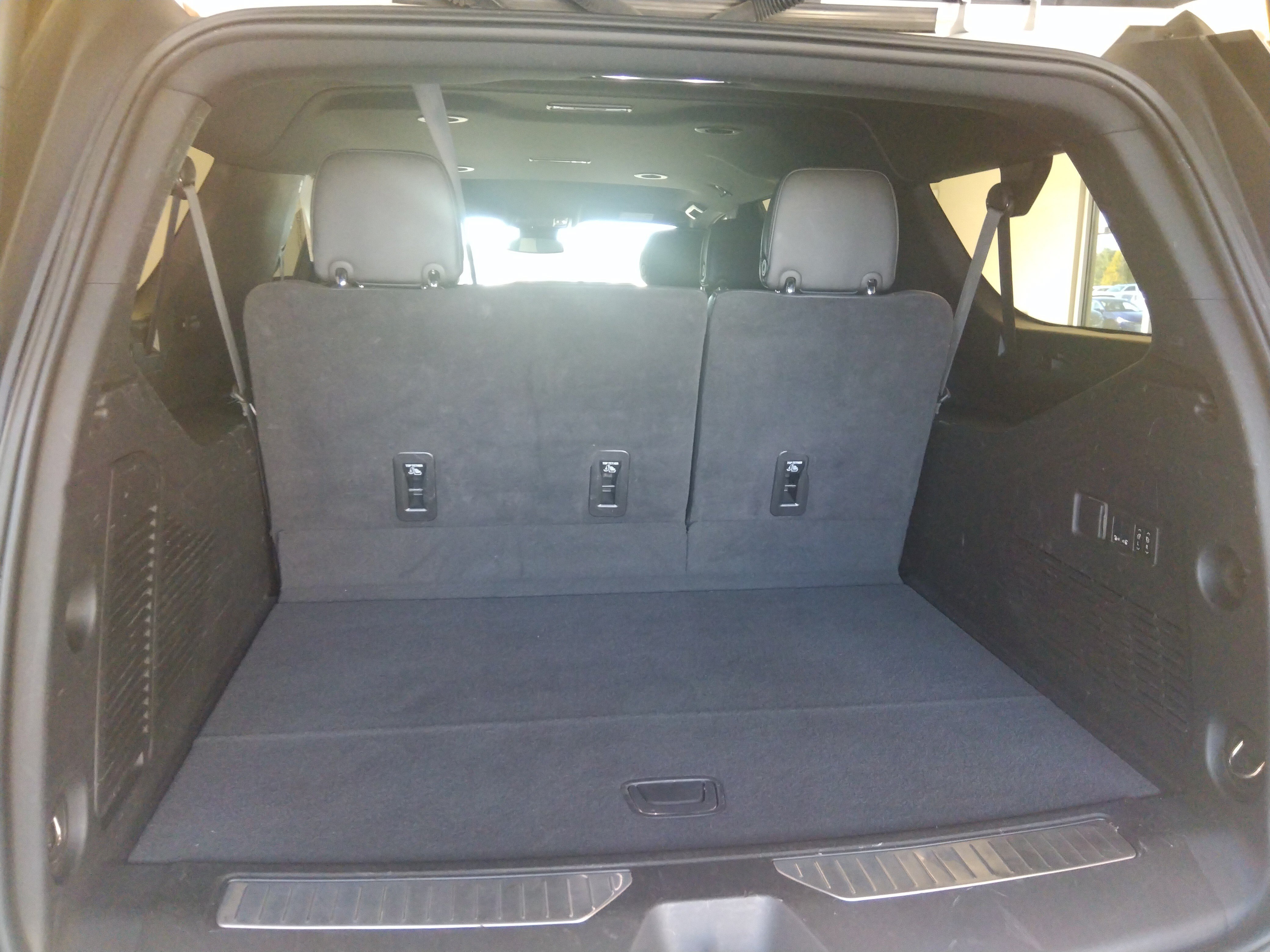 2024 Chevrolet Suburban Premier - Photo 19