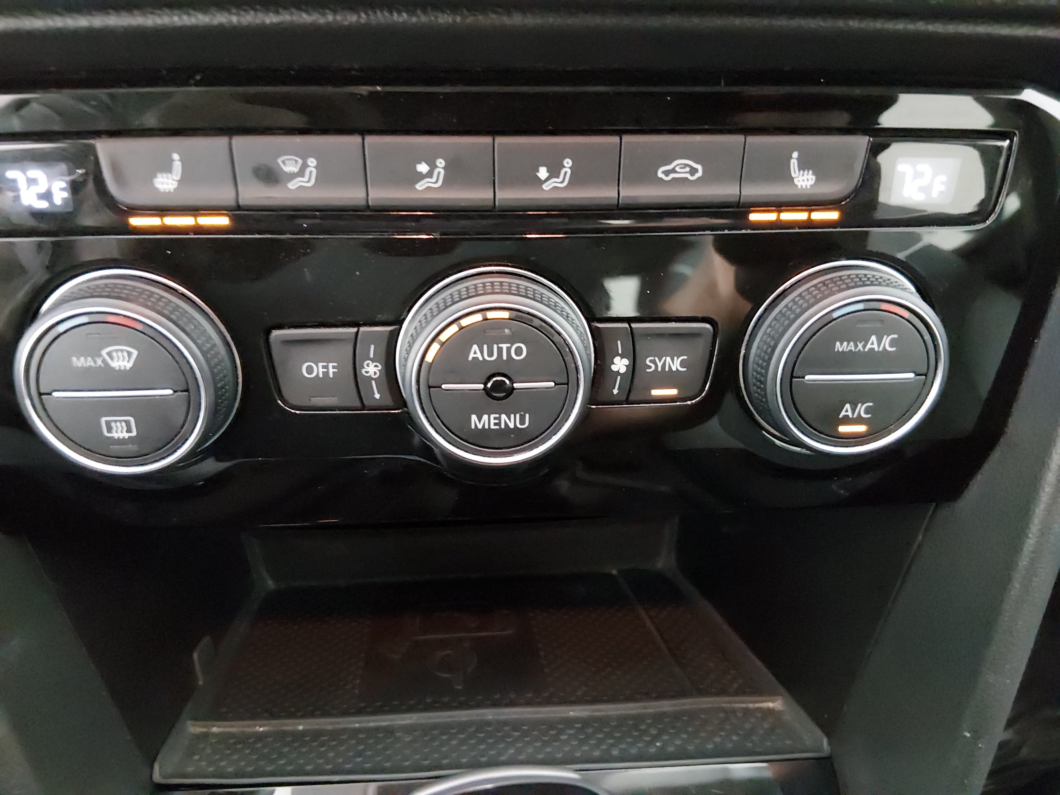 2024 Volkswagen Taos SE - Photo 18