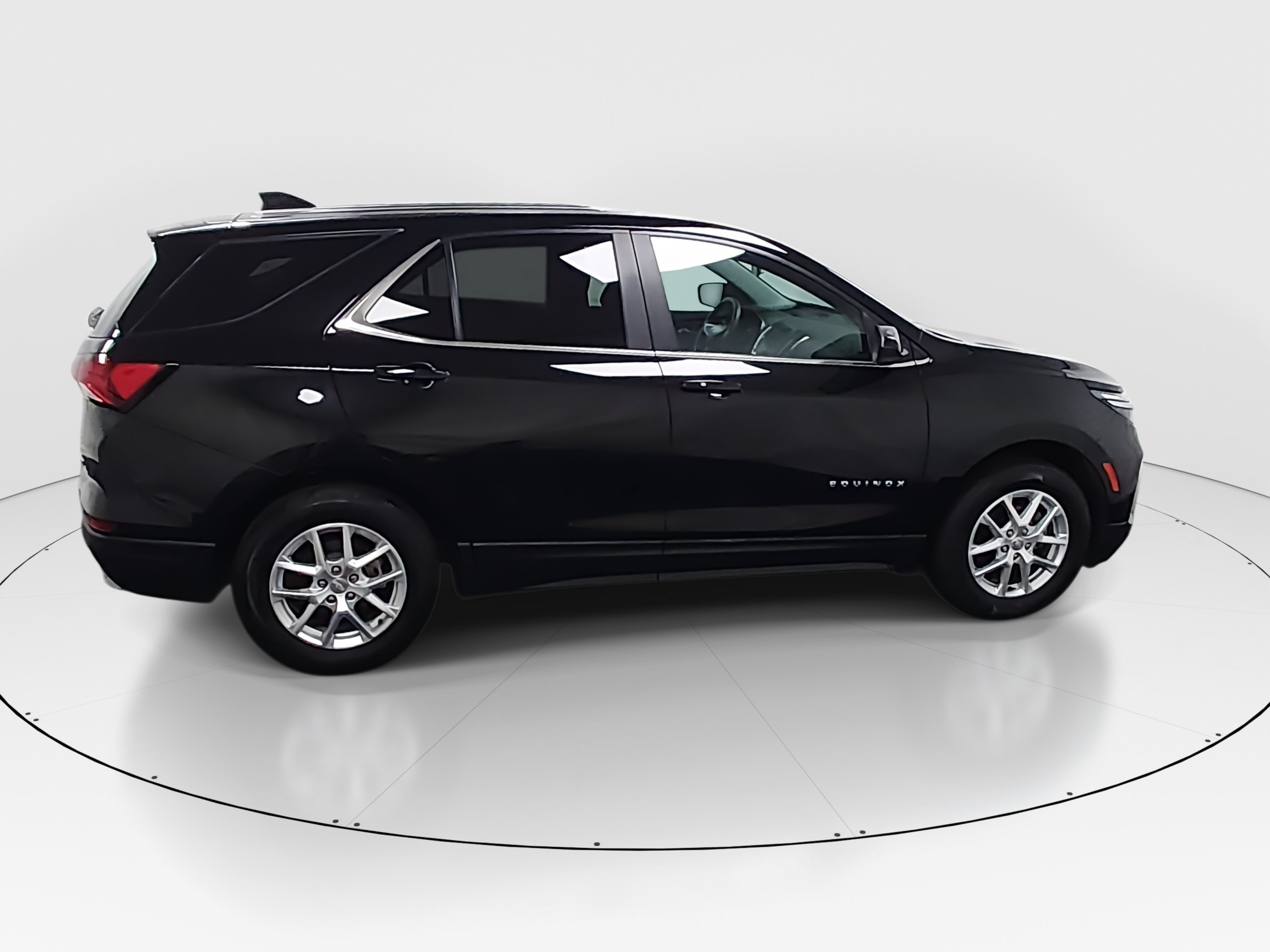 2024 Chevrolet Equinox LT - Photo 8