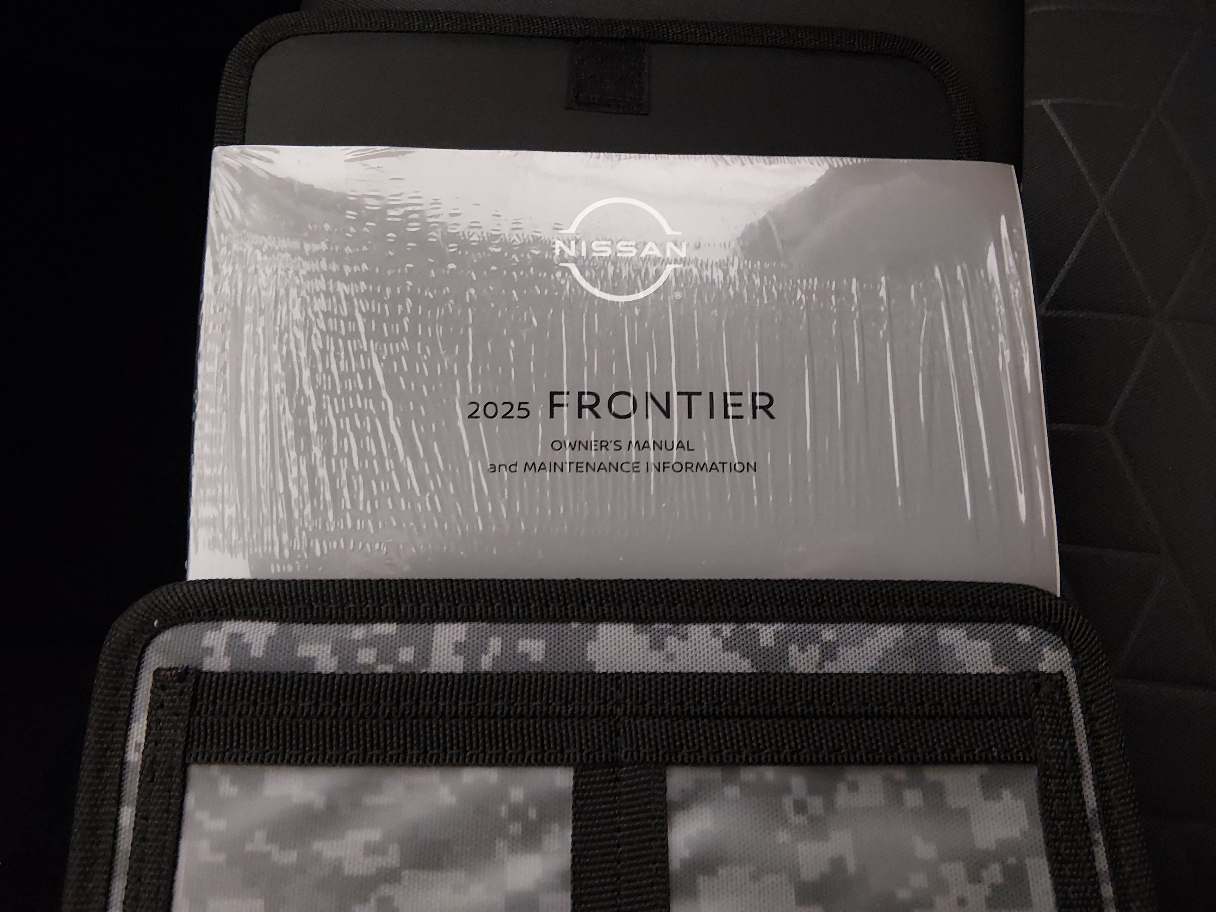 2025 Nissan Frontier SV - Photo 17
