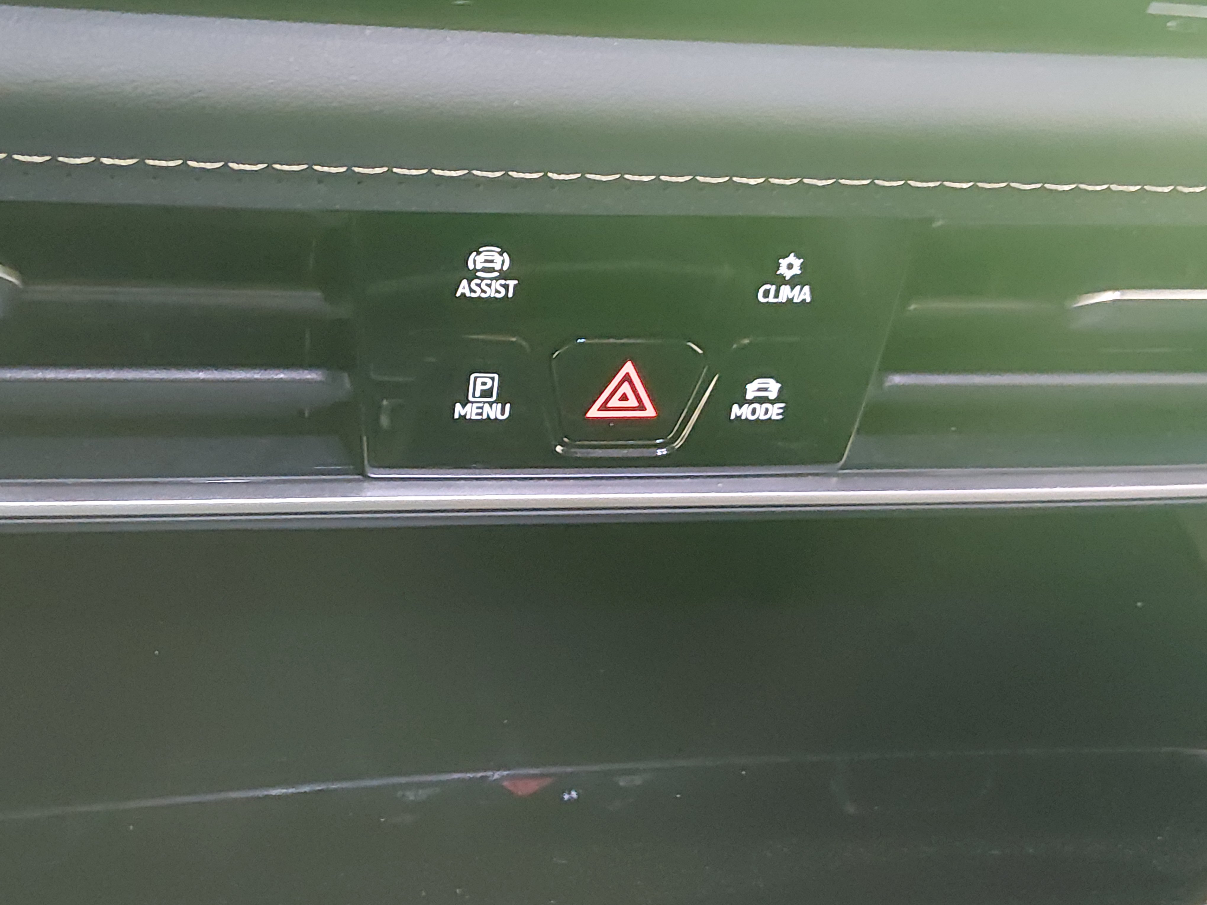 2024 Volkswagen Atlas Cross Sport SE w/Tech - Photo 20
