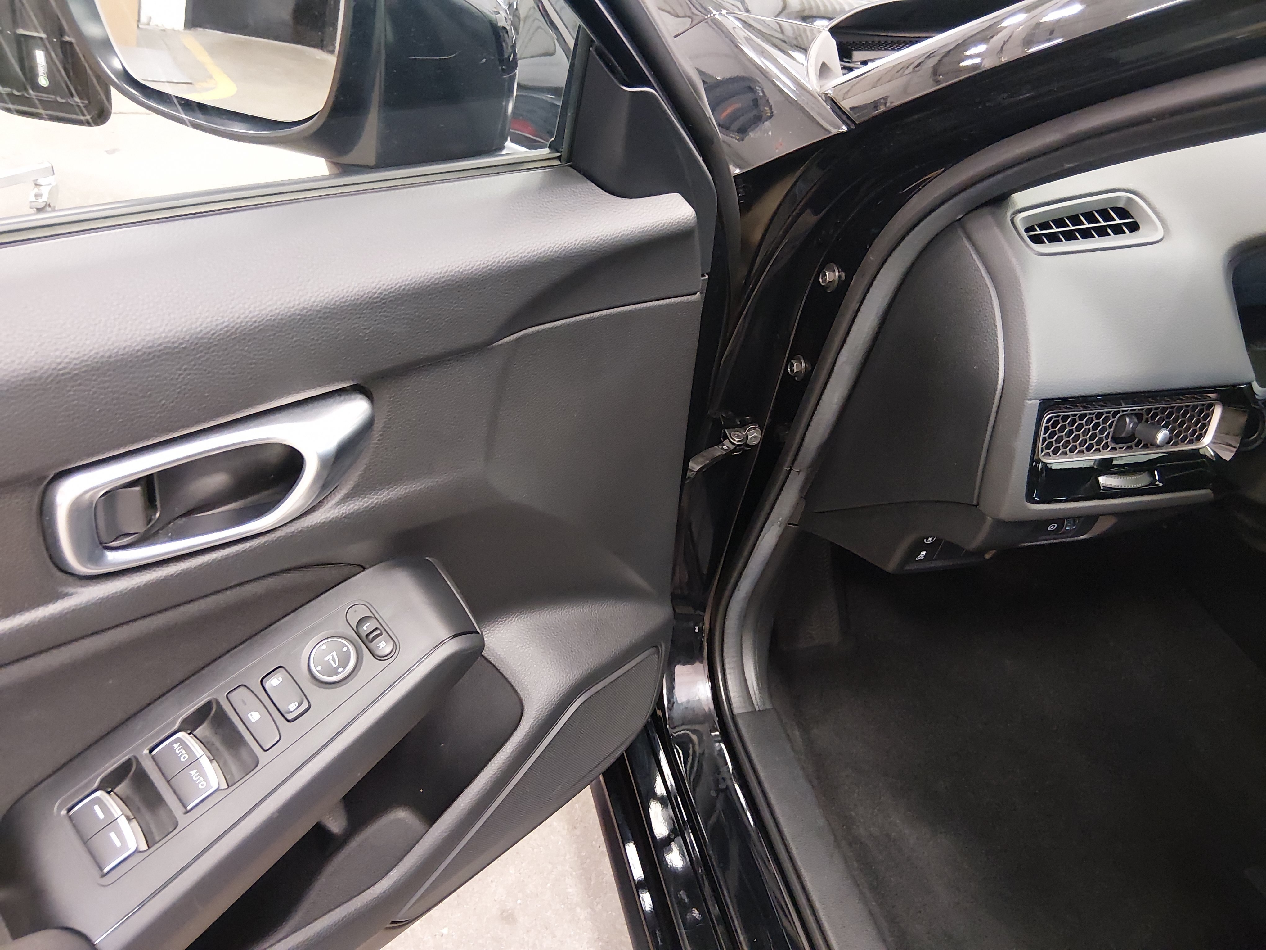 2024 Honda Civic Hatchback Sport - Photo 13