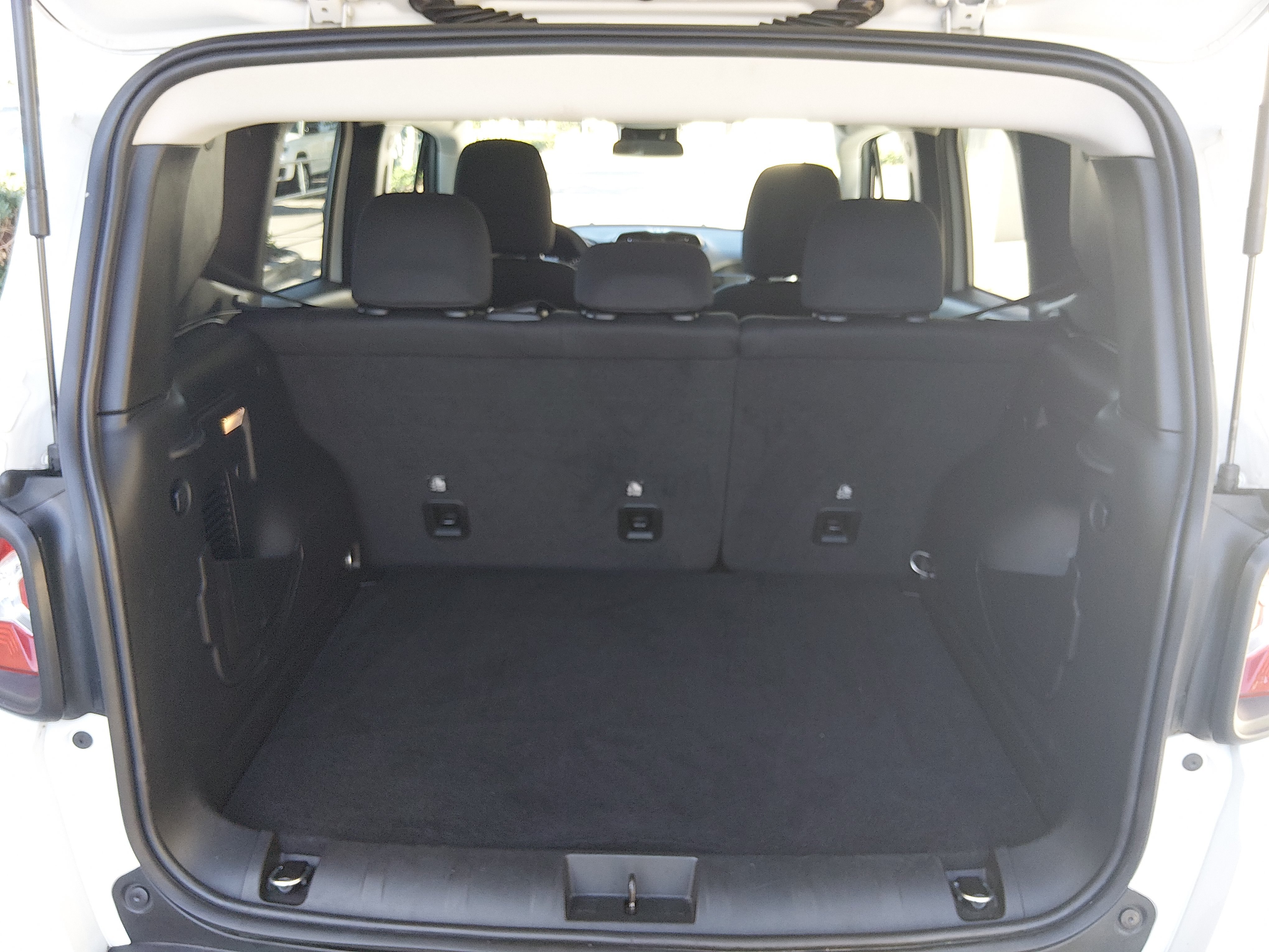 2023 Jeep Renegade Latitude - Photo 11
