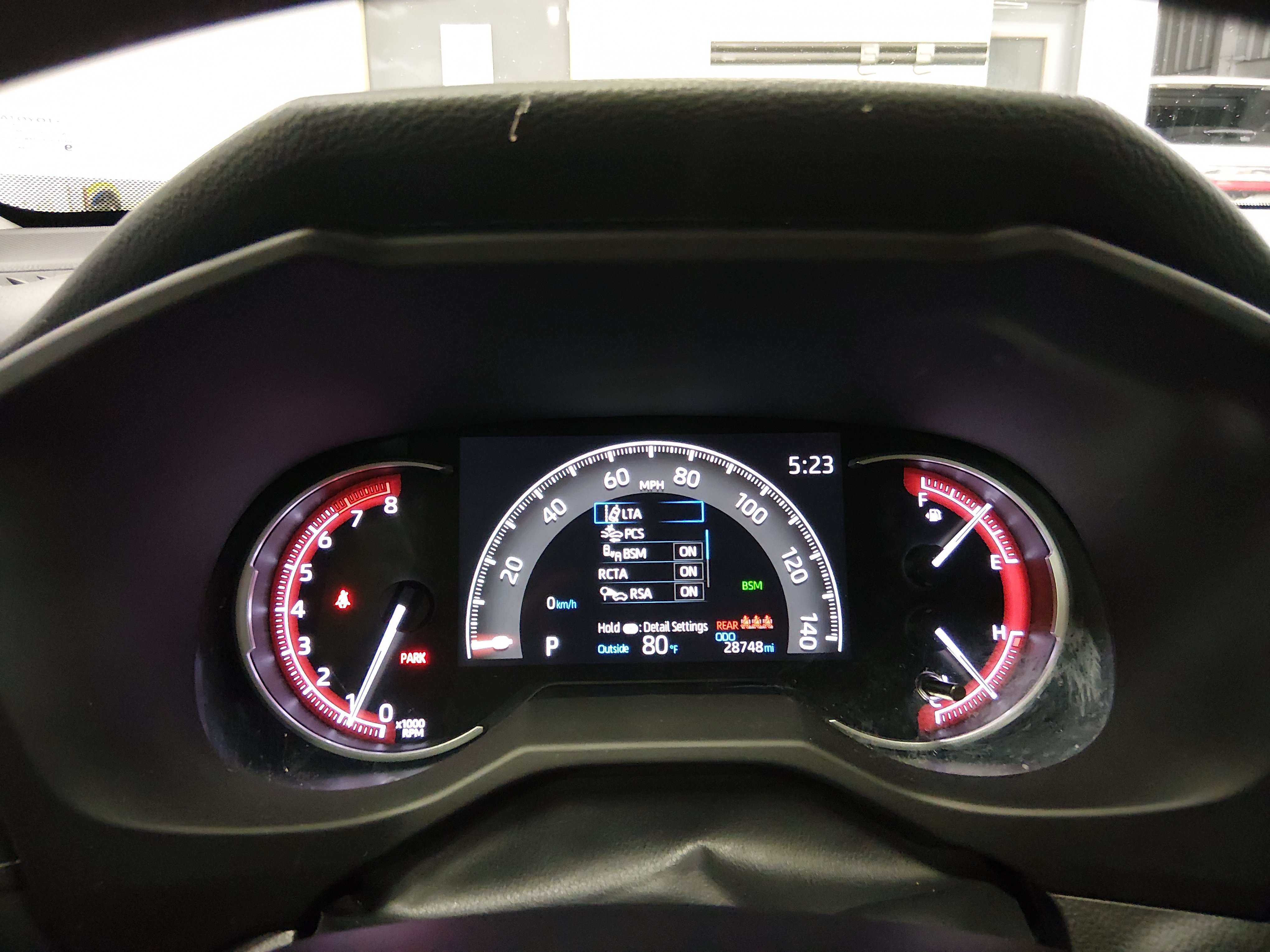 2025 Toyota RAV4 XLE - Photo 14