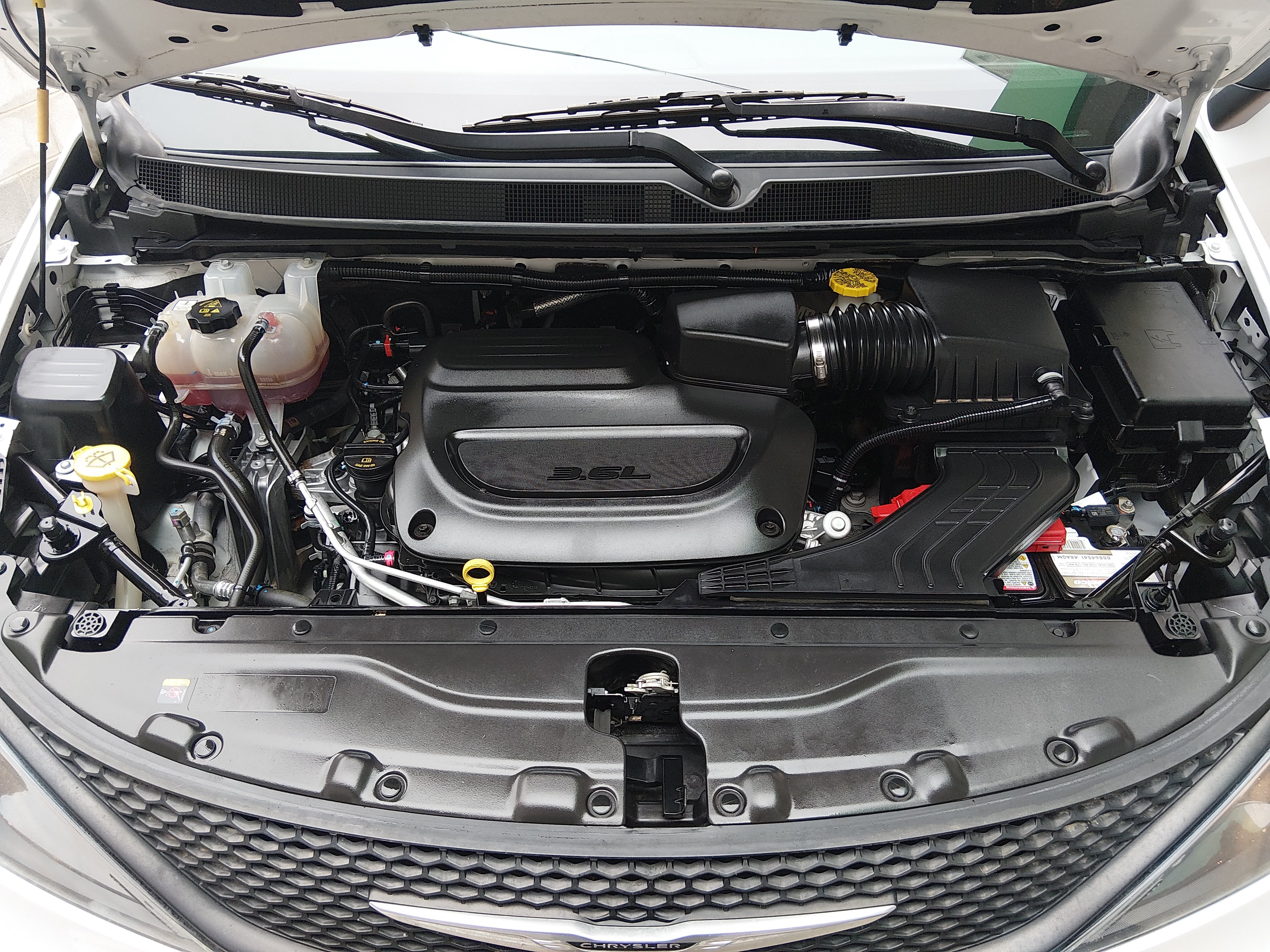 2024 Chrysler Voyager LX - Photo 9