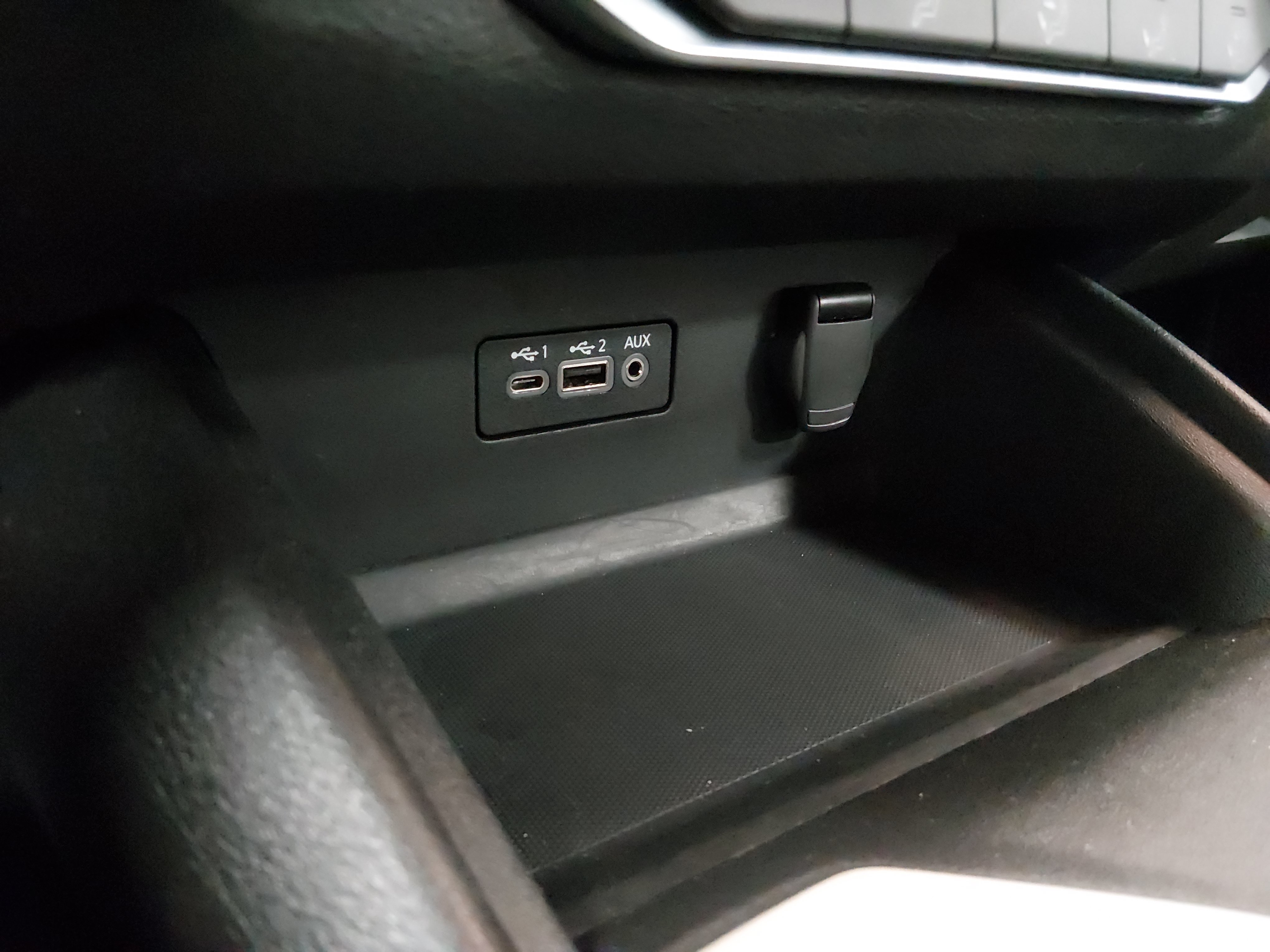 2025 Nissan Altima SV - Photo 17