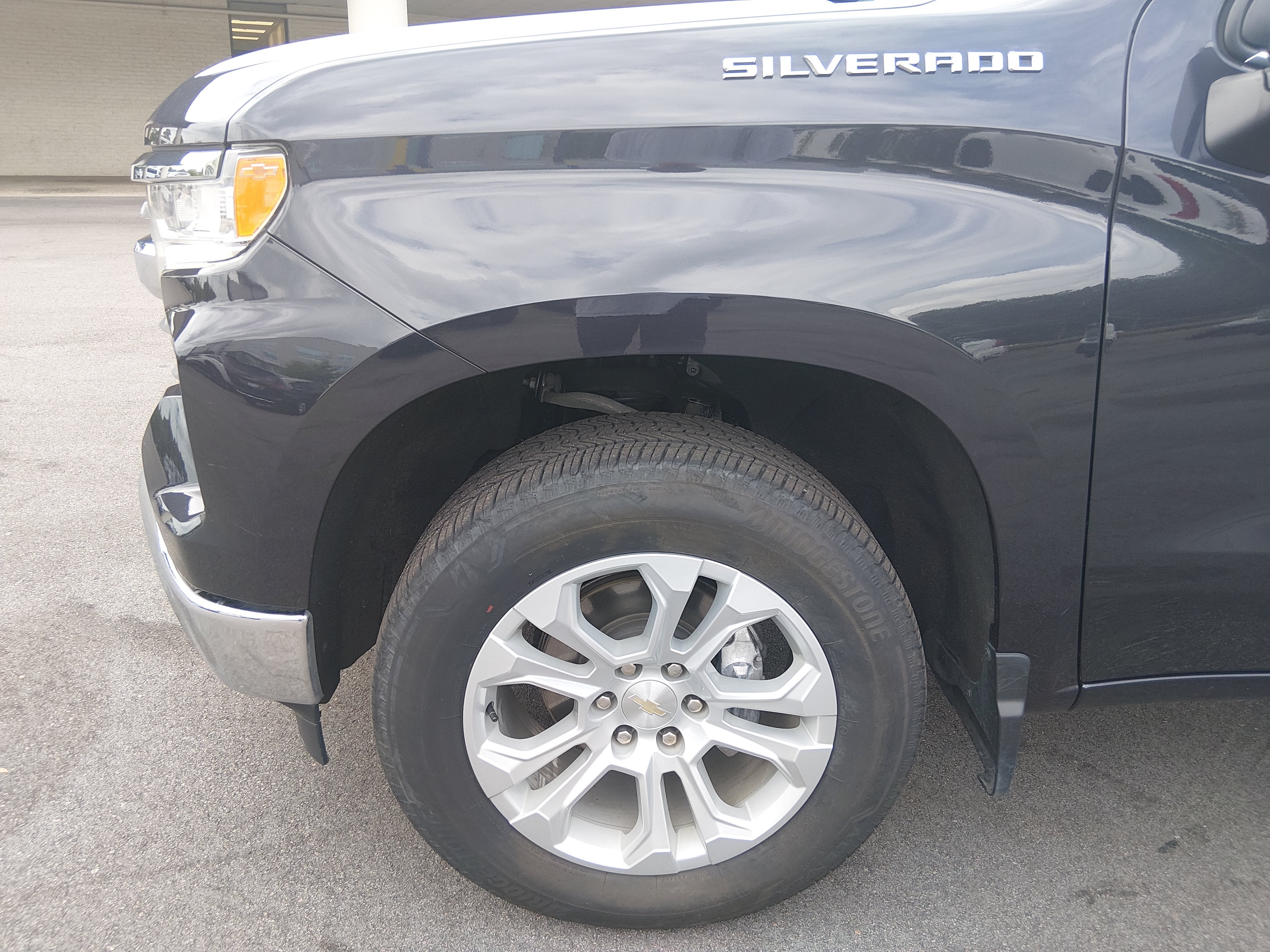 2023 Chevrolet Silverado 1500 LTZ - Photo 10