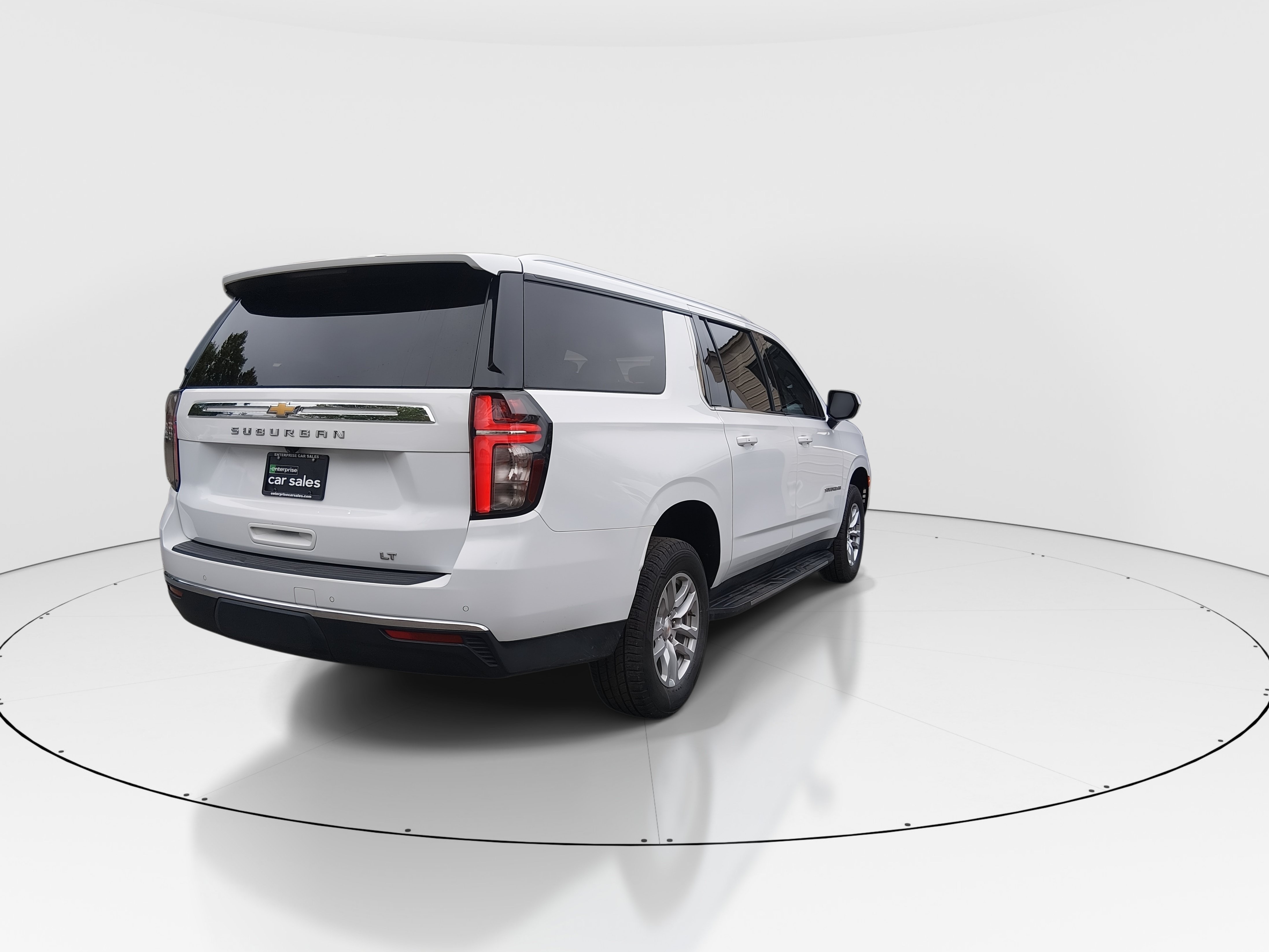 2024 Chevrolet Suburban LT - Photo 7
