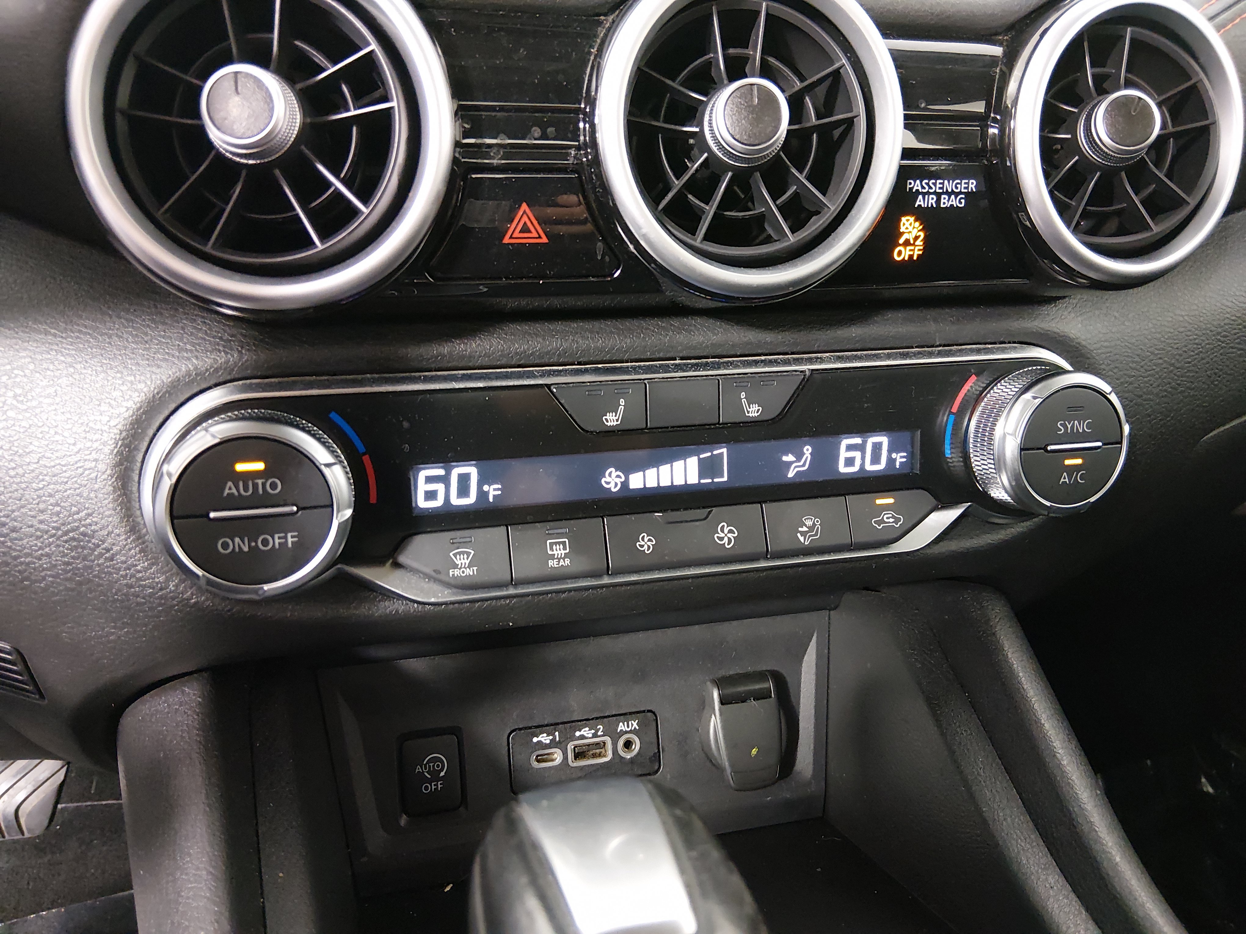2025 Nissan Sentra SR - Photo 17