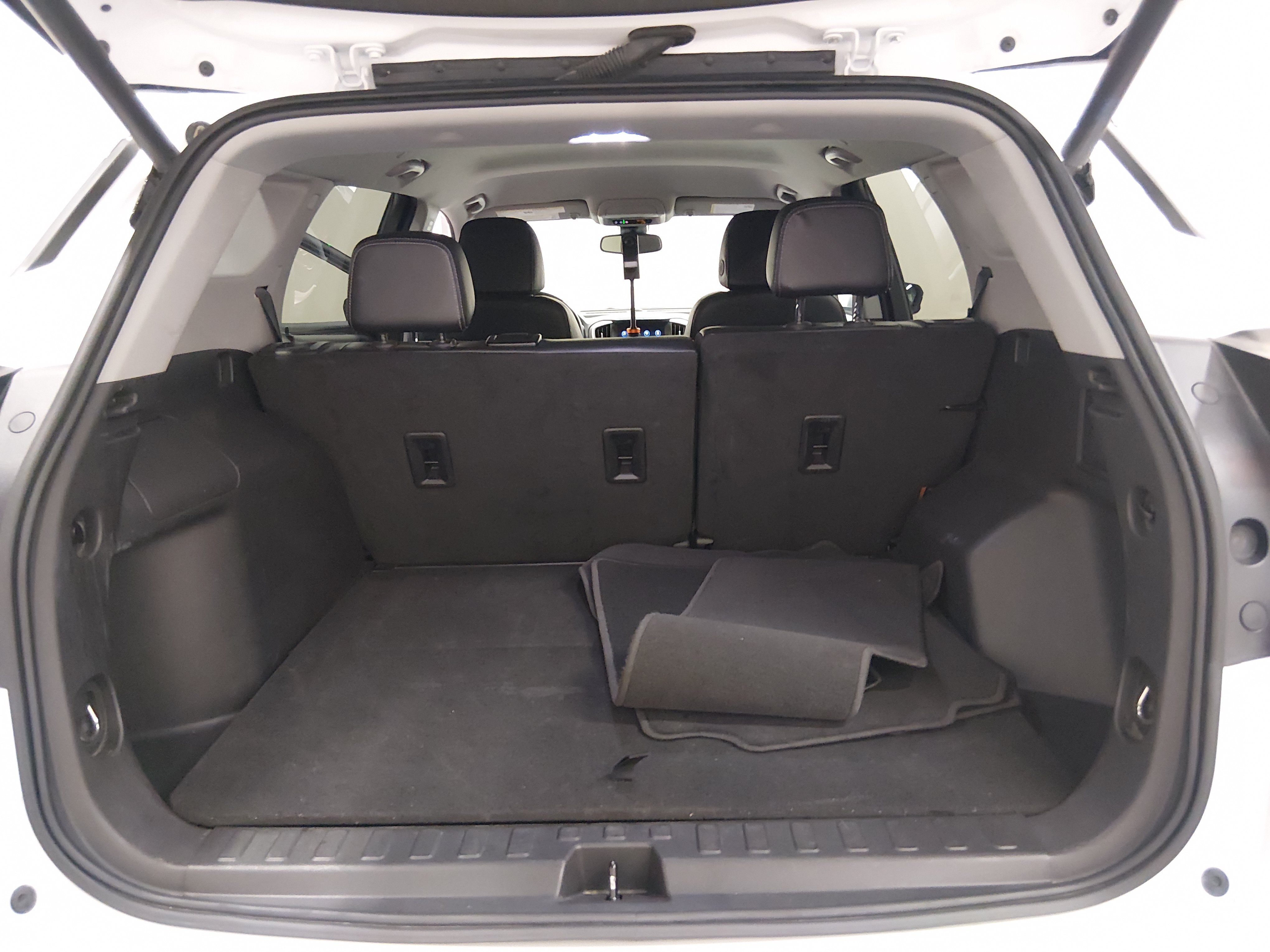 2024 GMC Terrain SLT - Photo 11