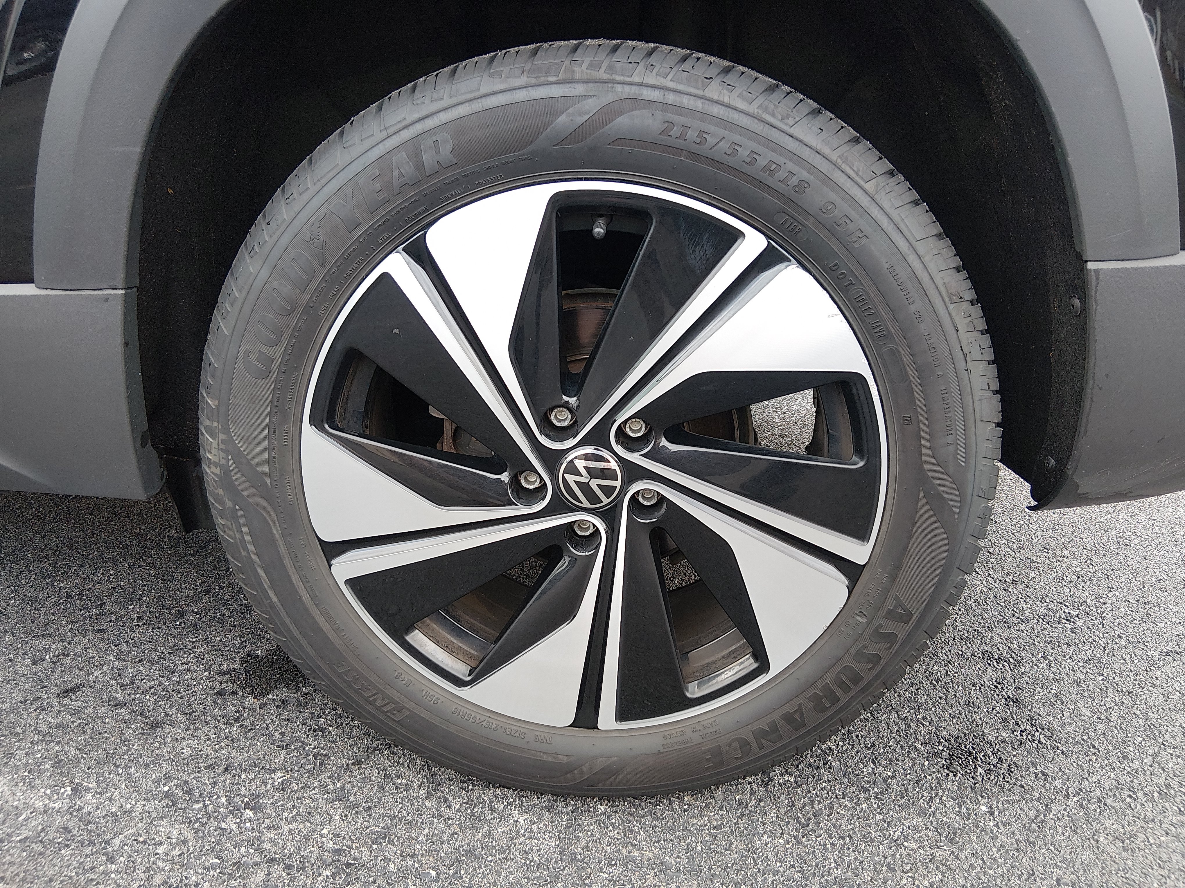 2024 Volkswagen Taos SE - Photo 10