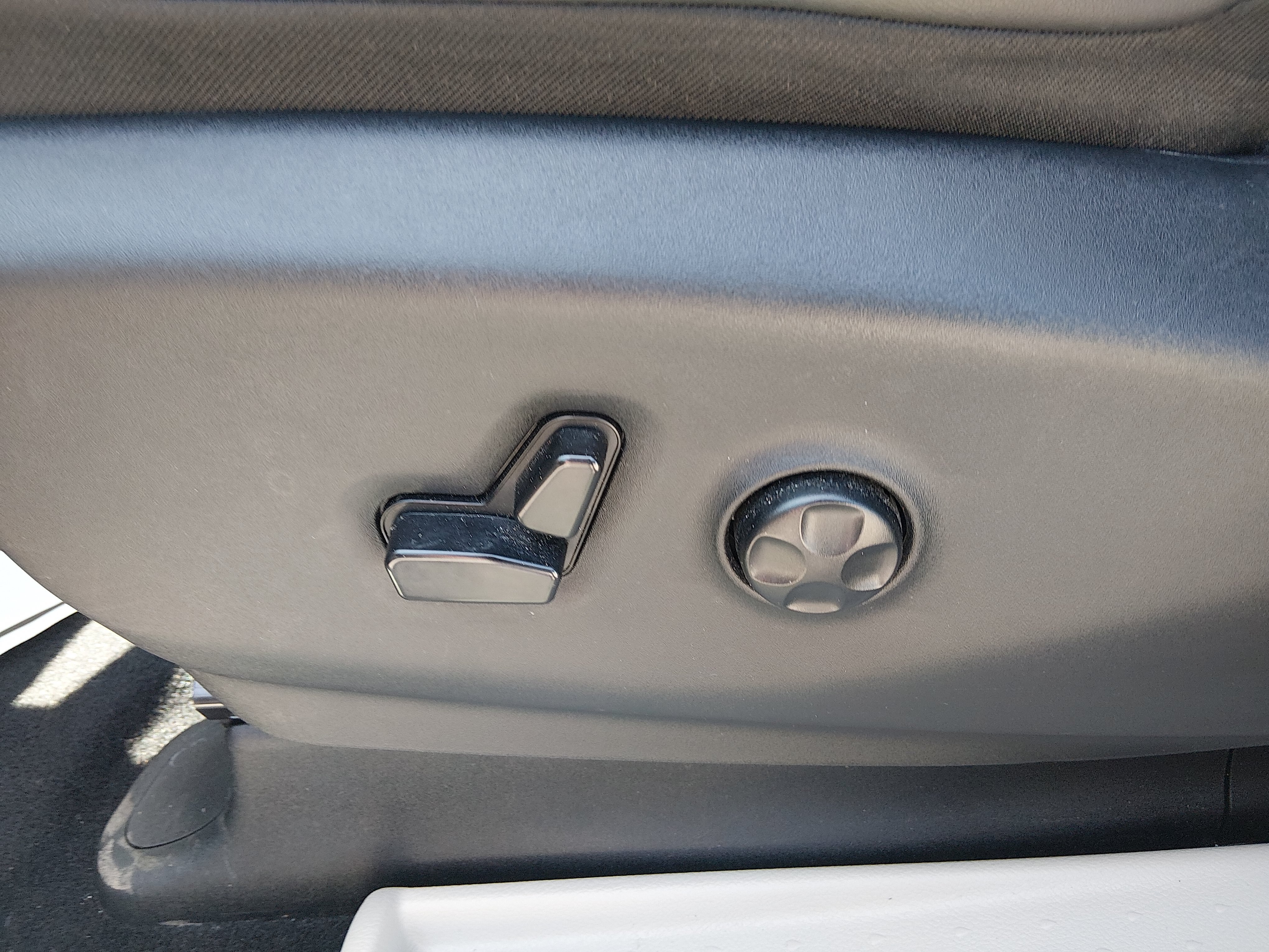 2024 Chrysler Pacifica PHEV Select - Photo 22