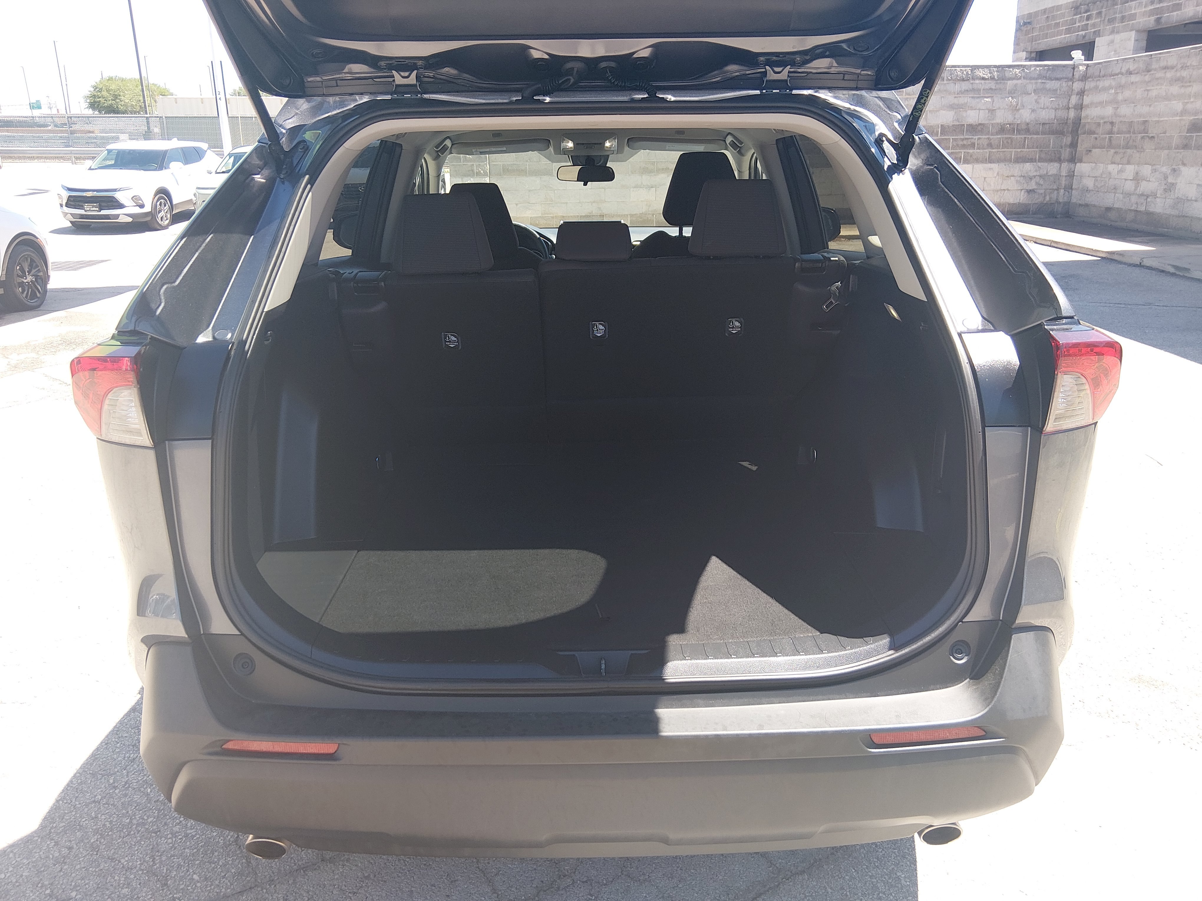 2025 Toyota RAV4 LE - Photo 11