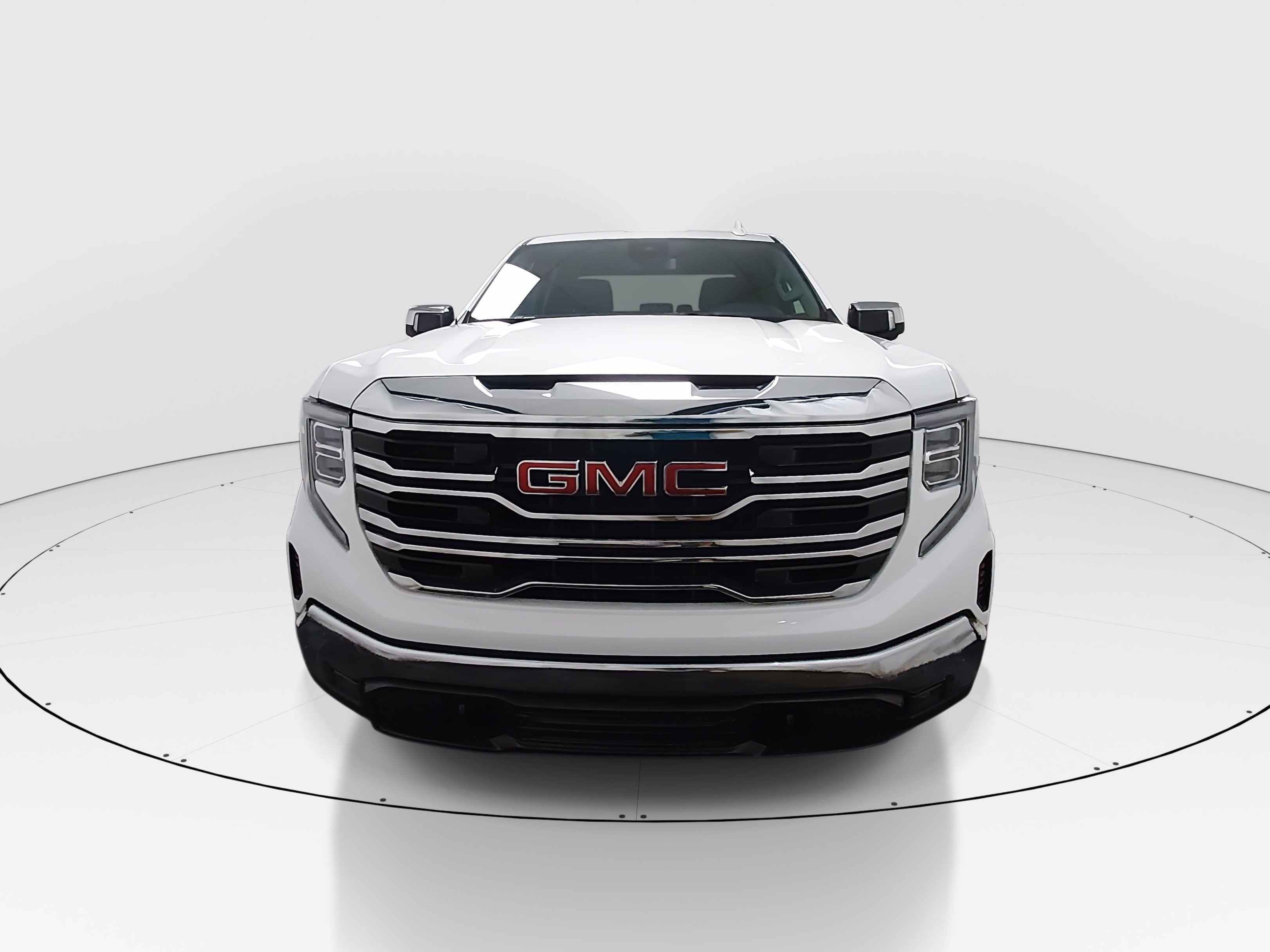 2025 GMC Sierra 1500 SLT - Photo 2