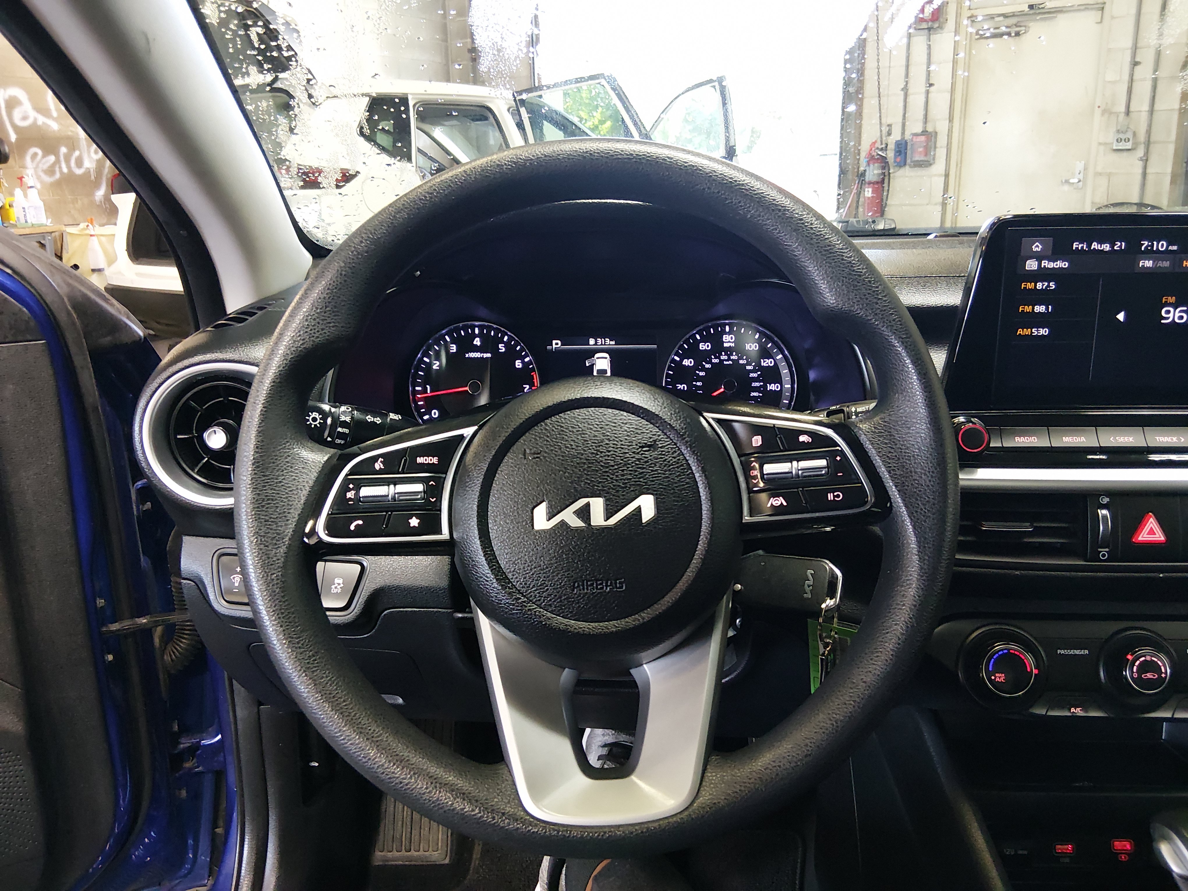 2024 Kia Forte LXS - Photo 18