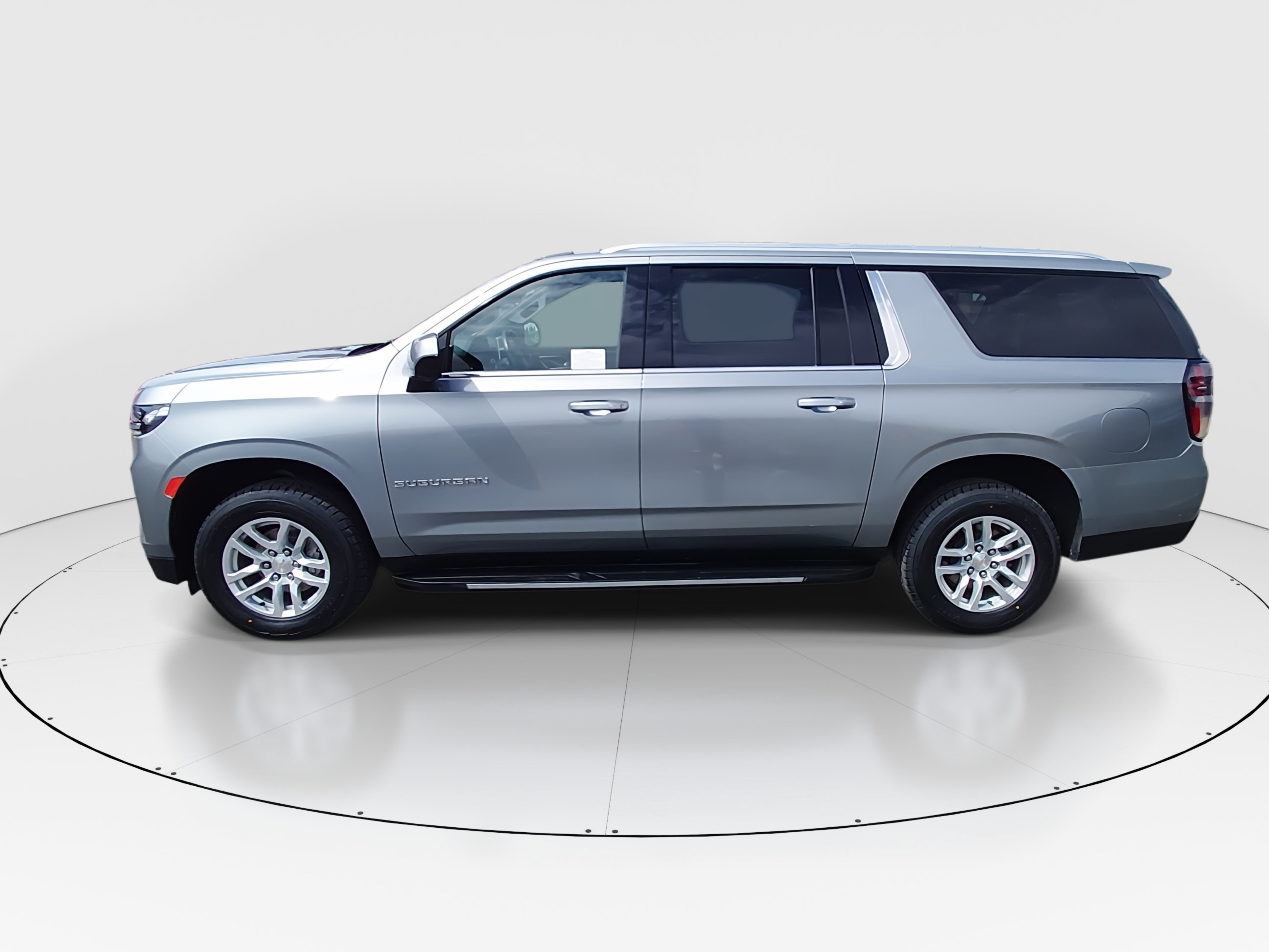 2024 Chevrolet Suburban LT - Photo 4