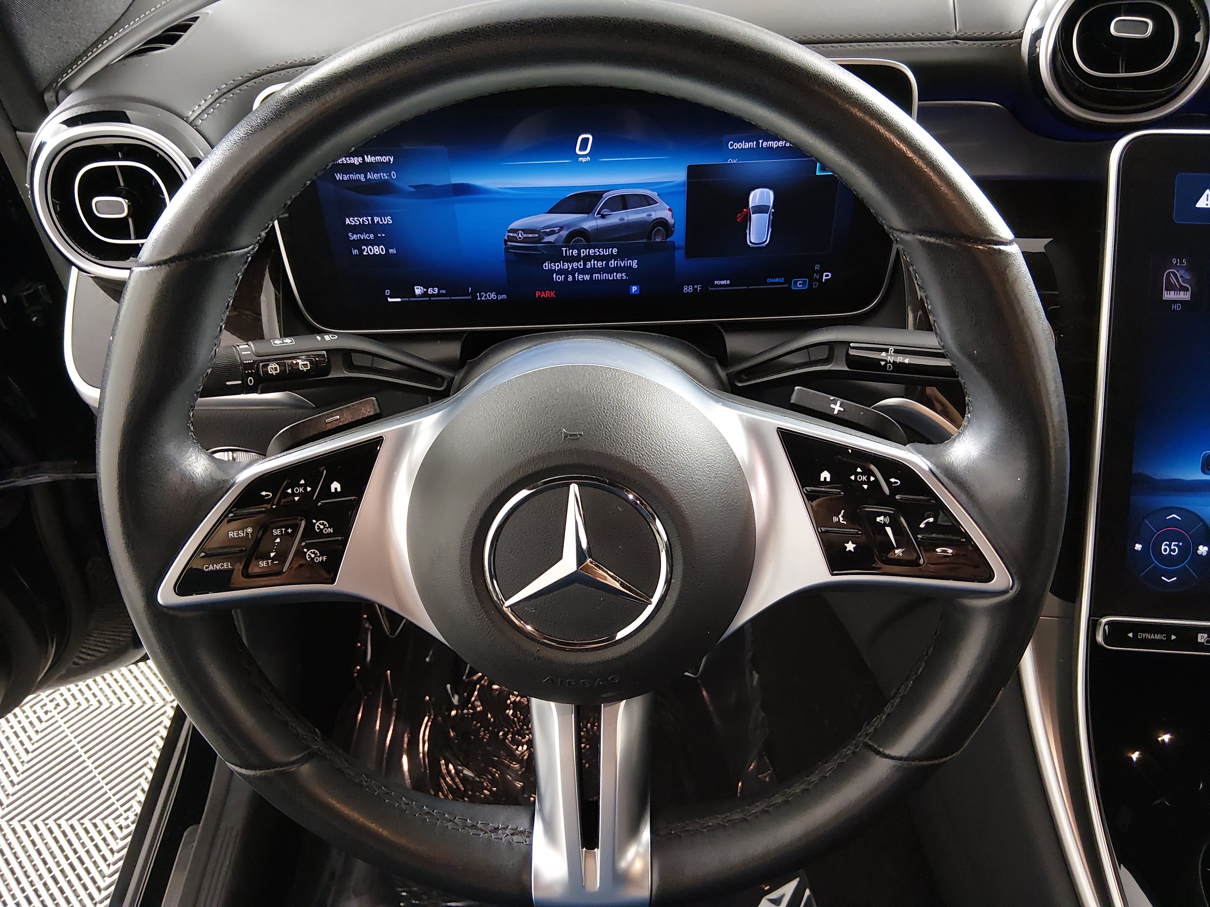 2024 Mercedes-Benz GLC GLC300 - Photo 12