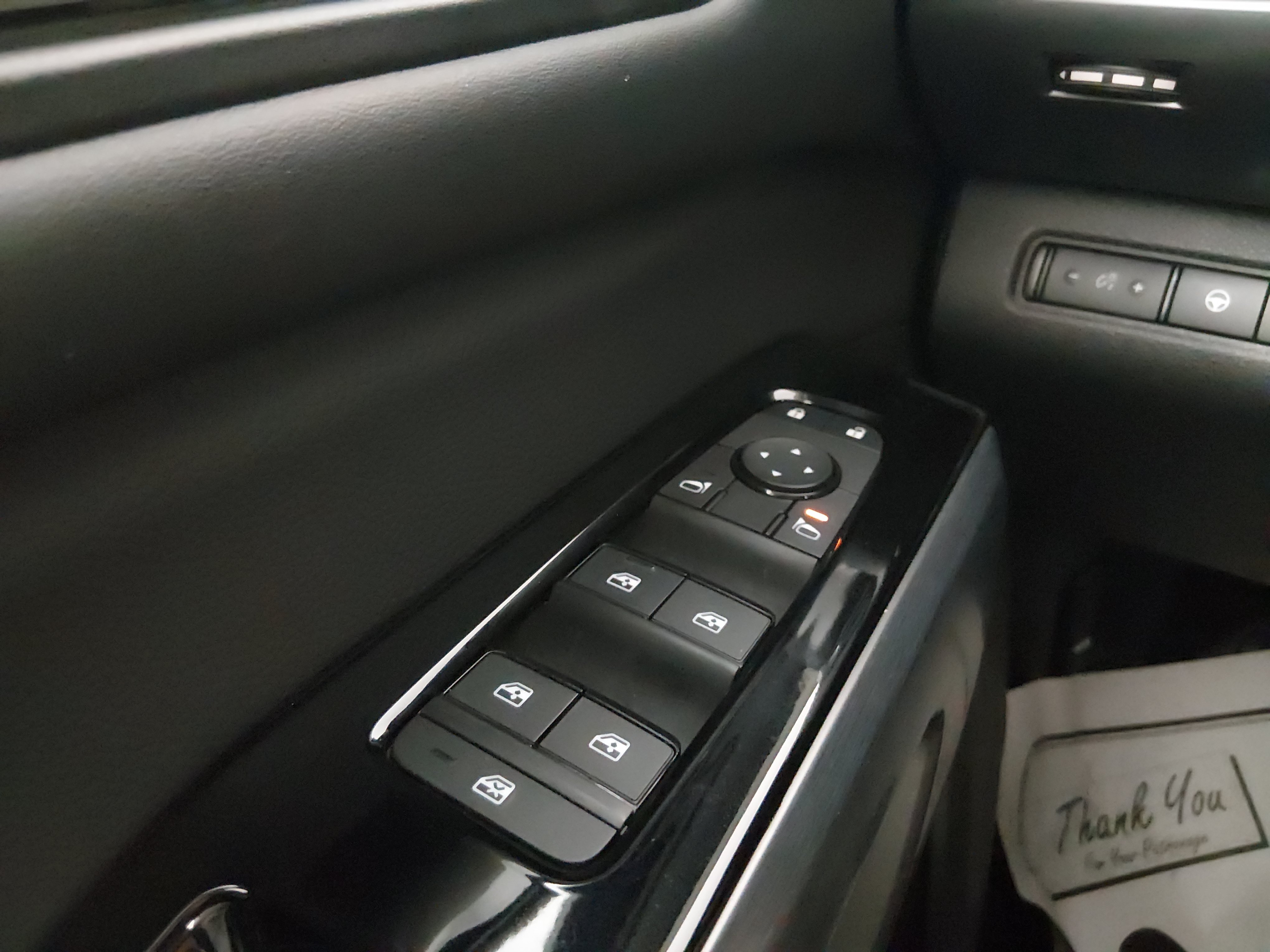 2025 Nissan Pathfinder SL - Photo 22