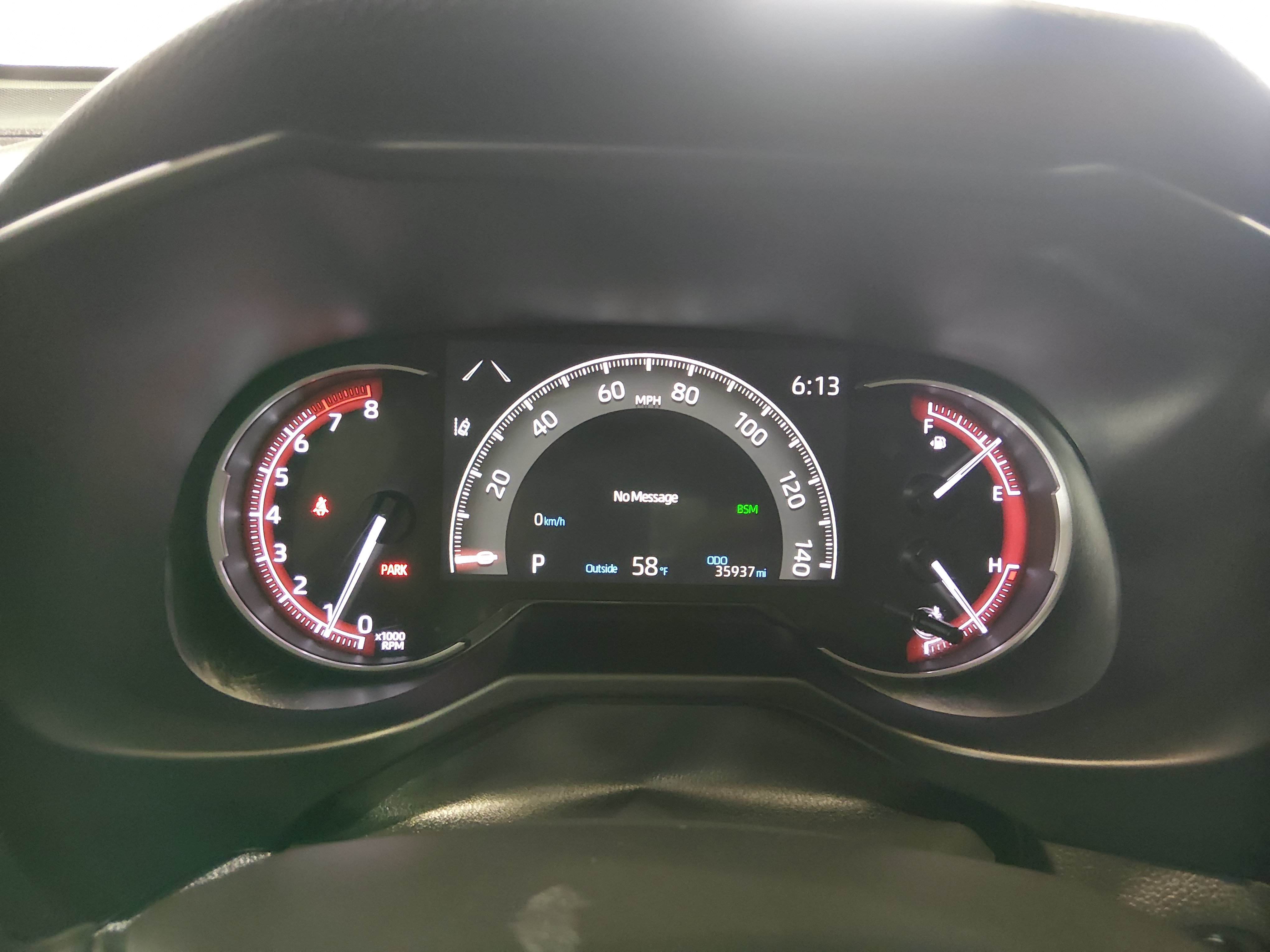 2025 Toyota RAV4 XLE - Photo 15