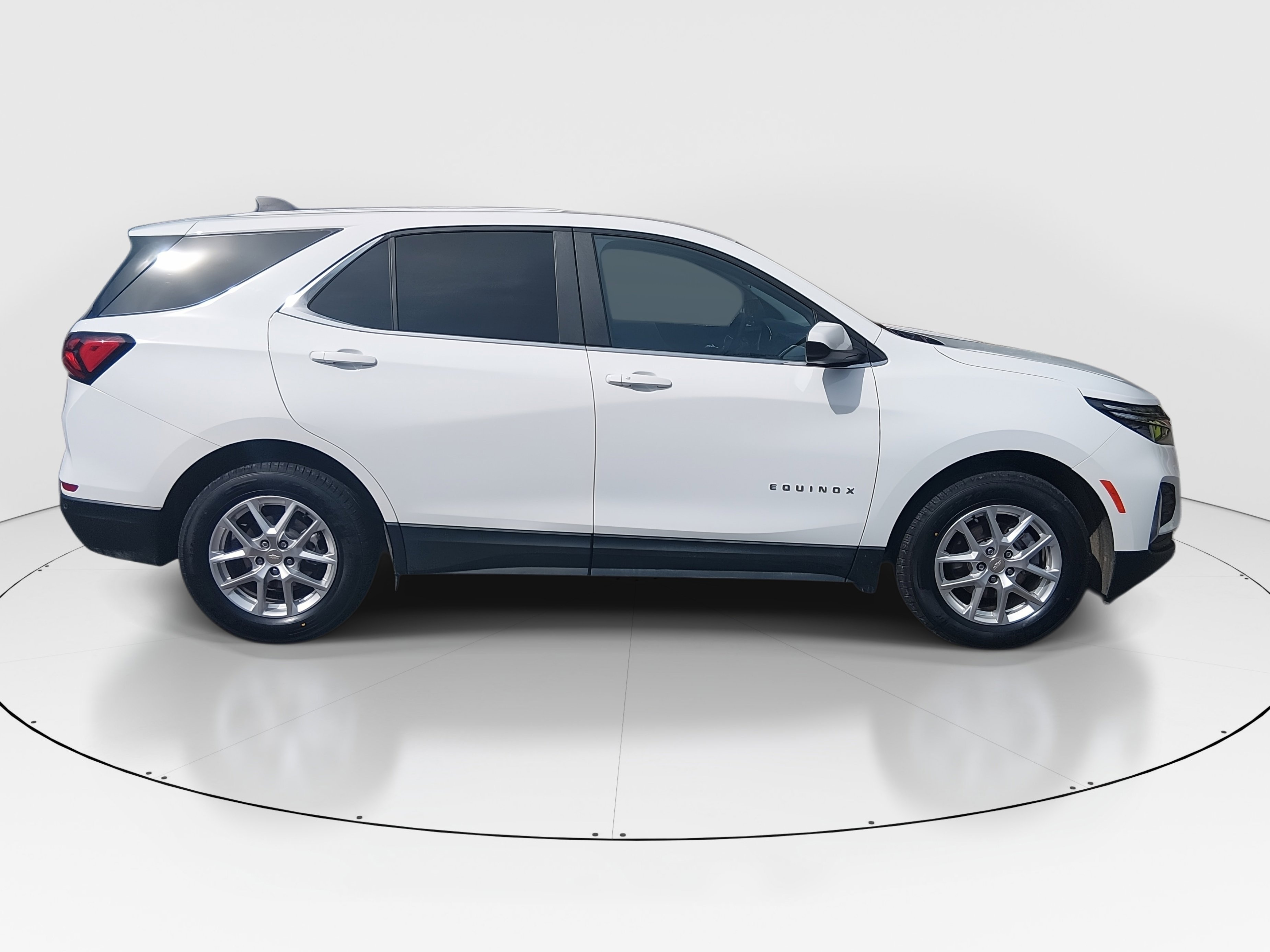 2024 Chevrolet Equinox LT - Photo 8