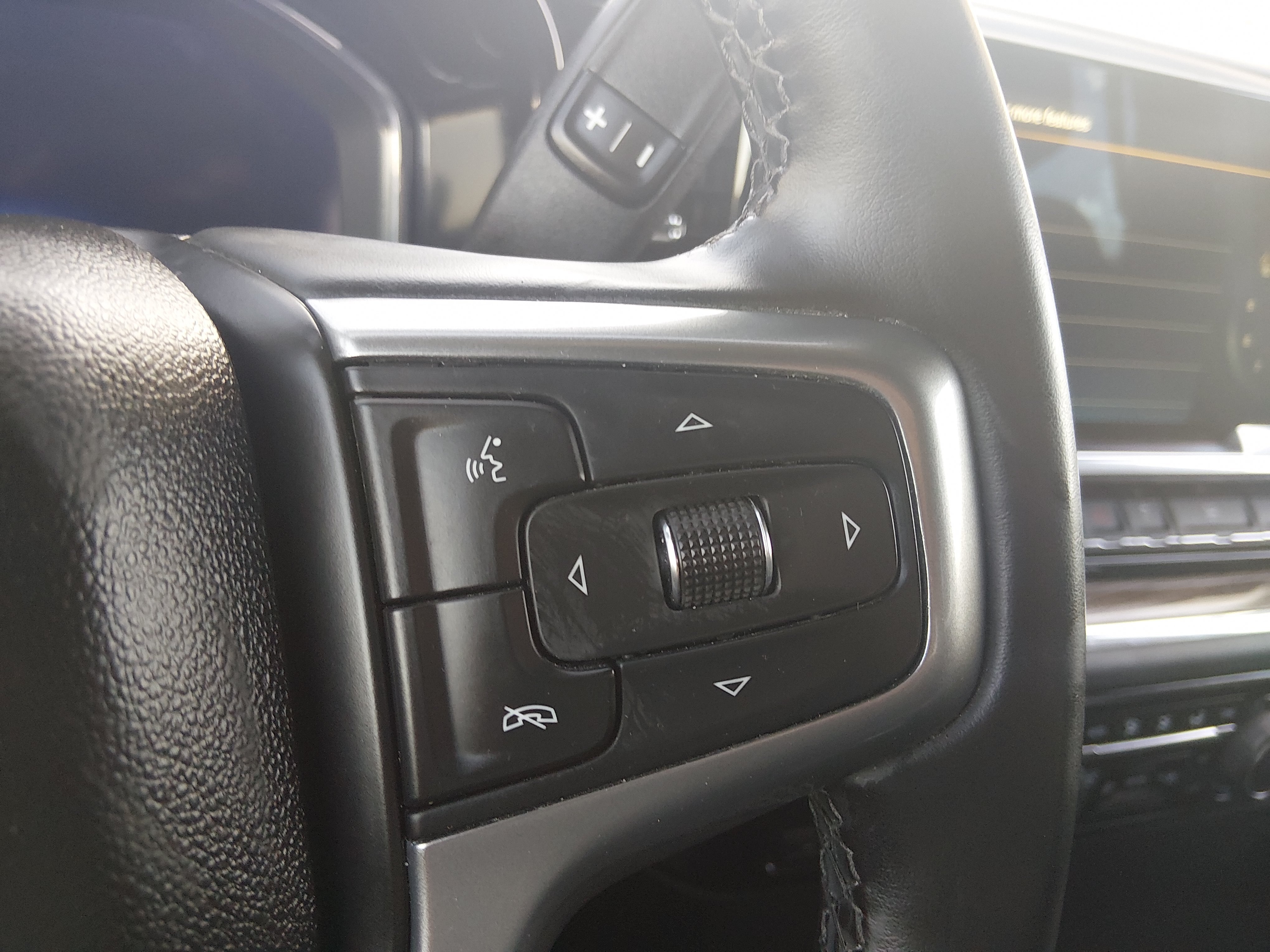 2025 Chevrolet Silverado 1500 LT - Photo 13